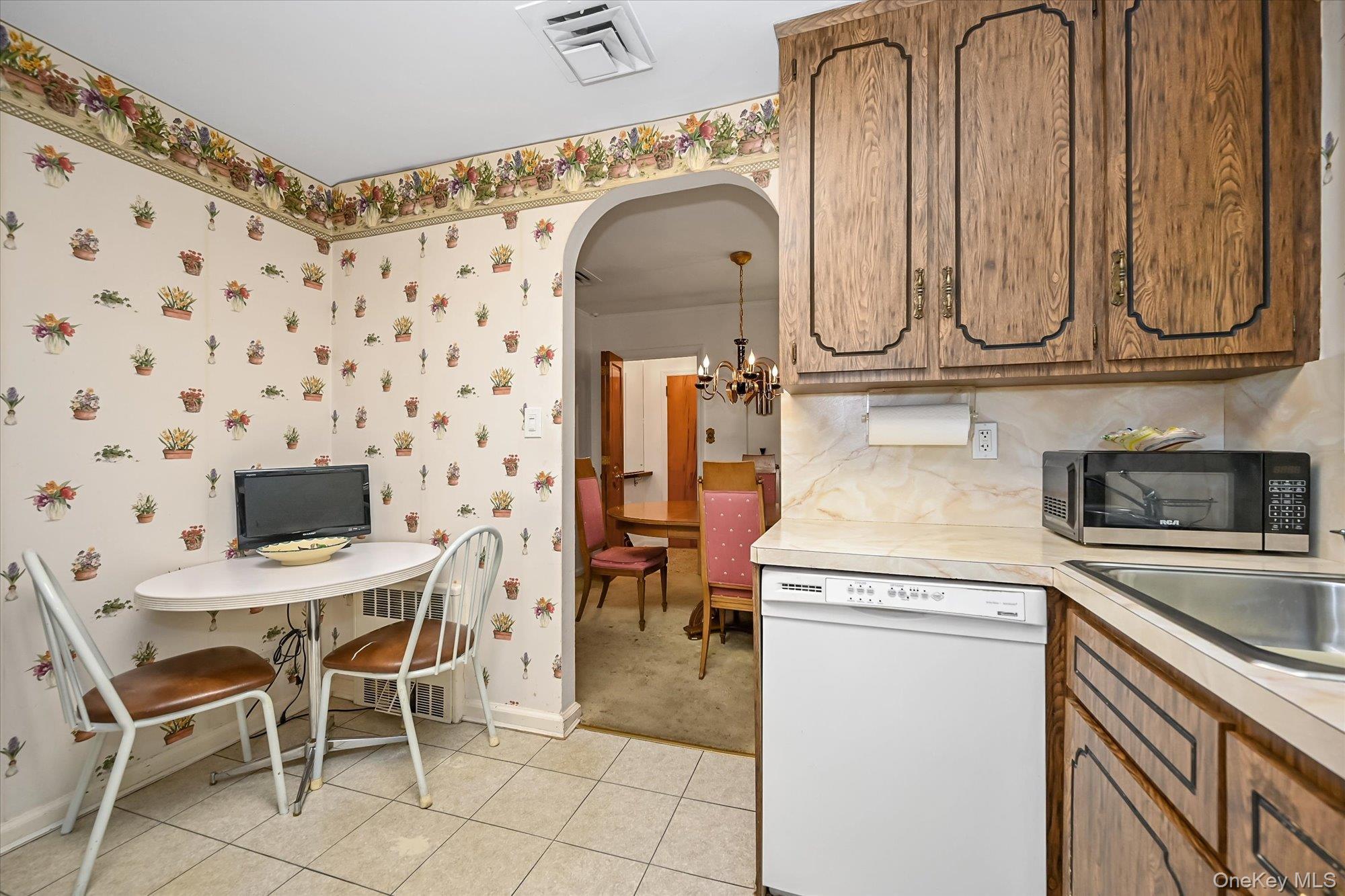 Single Family 57th Queens, NY 11364, MLS-900259-8