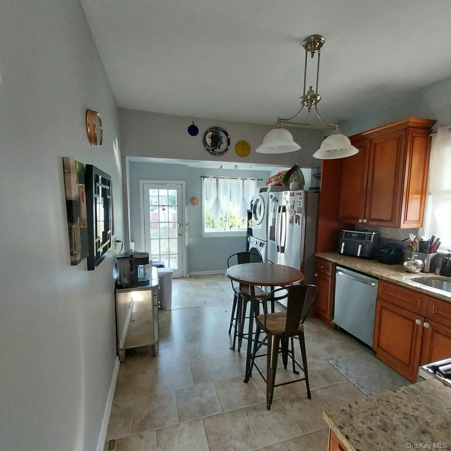 Single Family E New York  Nassau County, NY 11580, MLS-900296-8