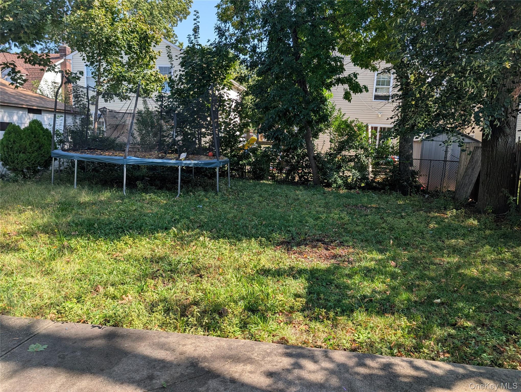 Single Family Westbury  Nassau County, NY 11550, MLS-900316-10