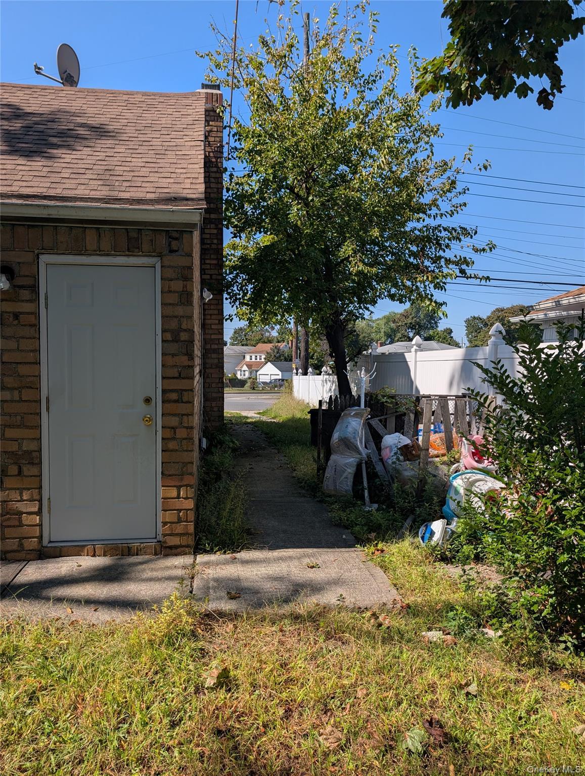 Single Family Westbury  Nassau County, NY 11550, MLS-900316-12