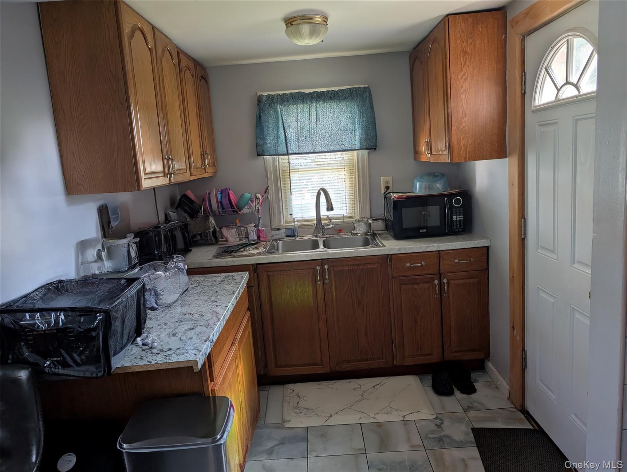 Single Family Westbury  Nassau County, NY 11550, MLS-900316-26