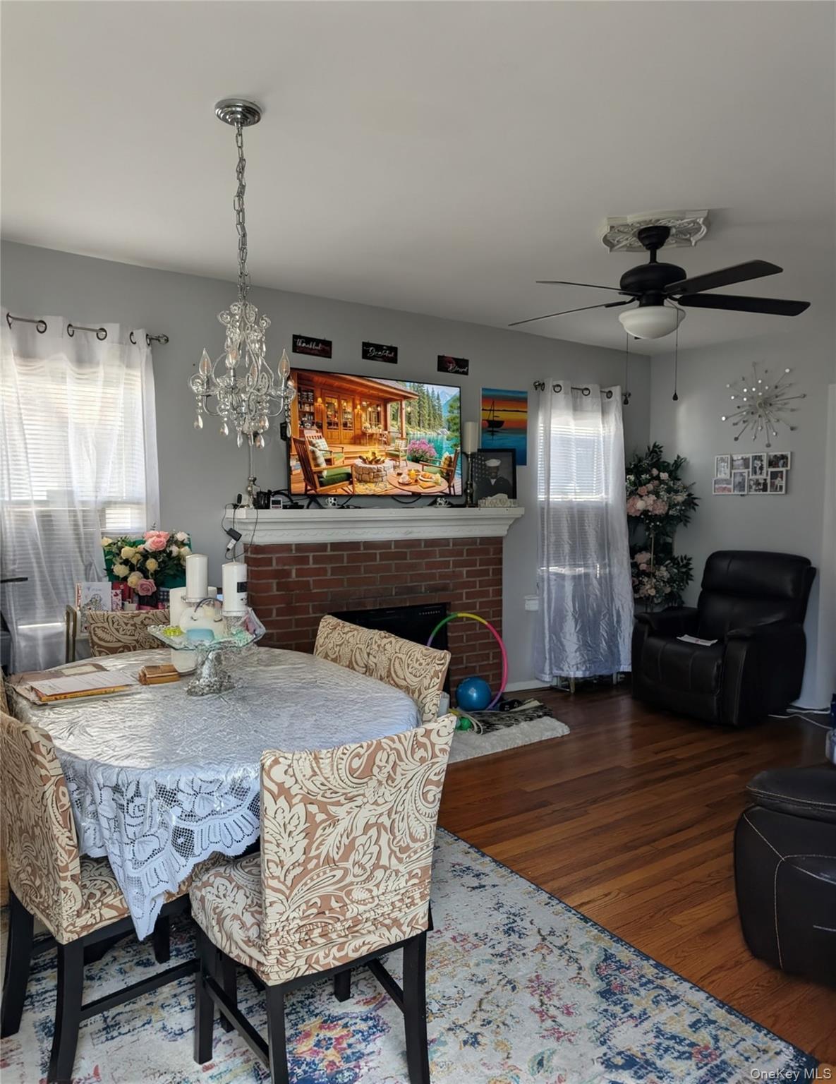 Single Family Westbury  Nassau County, NY 11550, MLS-900316-29