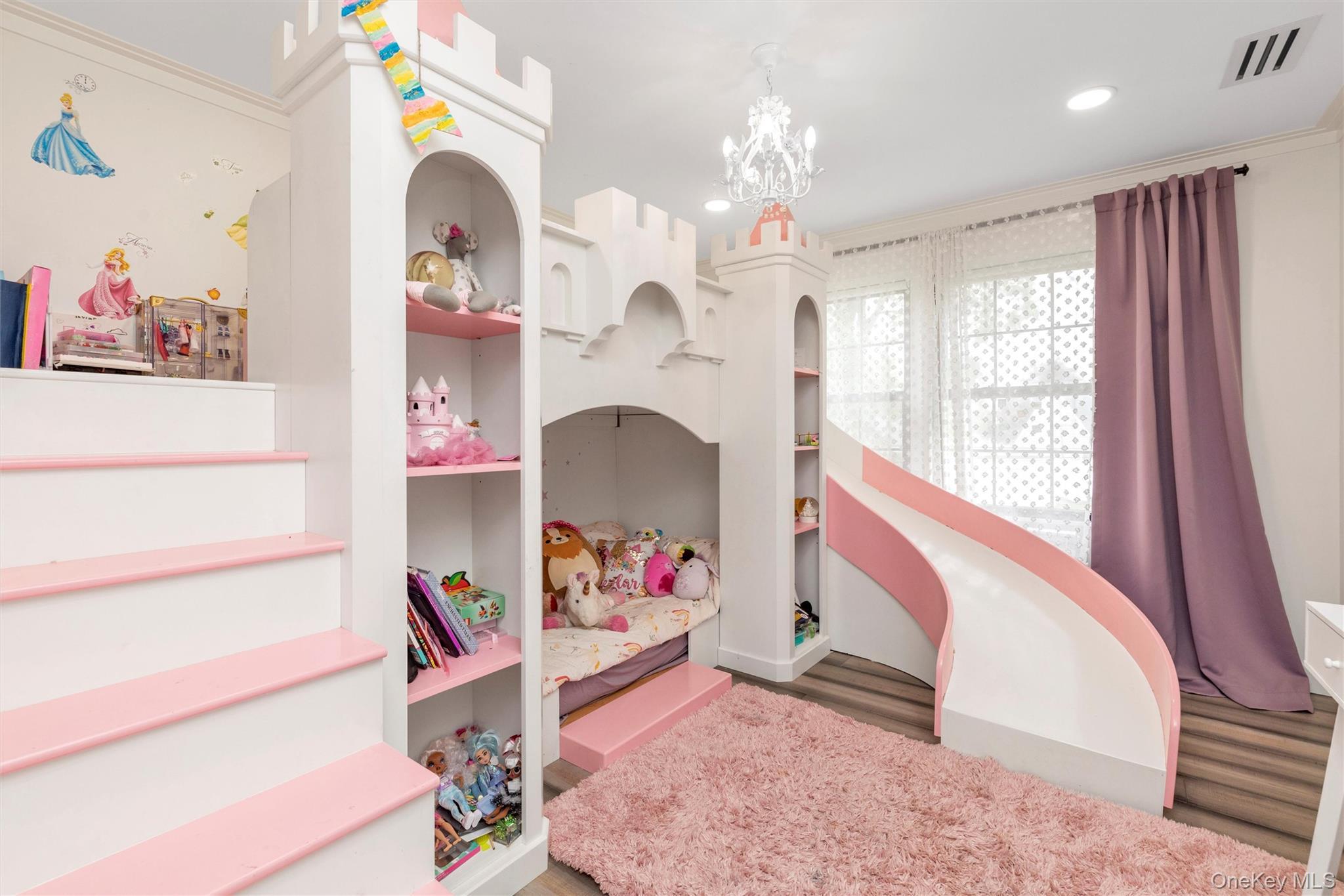 Single Family Family Nassau County, NY 11756, MLS-900318-20