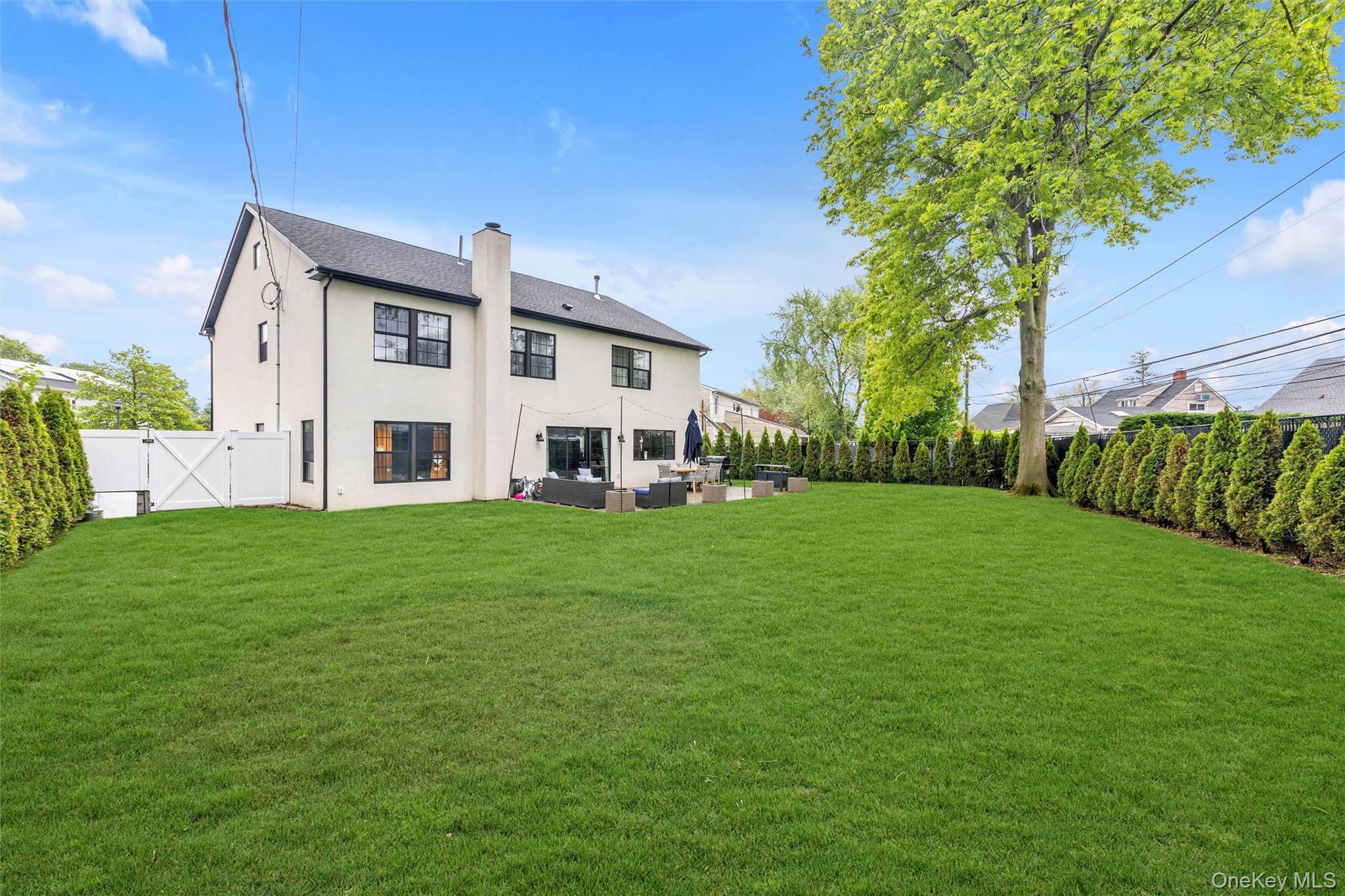 Single Family Family Nassau County, NY 11756, MLS-900318-26