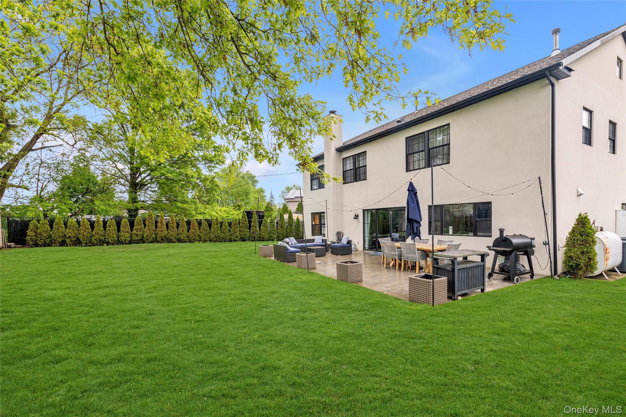 Single Family Family Nassau County, NY 11756, MLS-900318-27