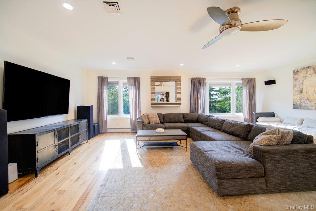 Single Family Mineral Springs  Orange County, NY 10930, MLS-900348-16