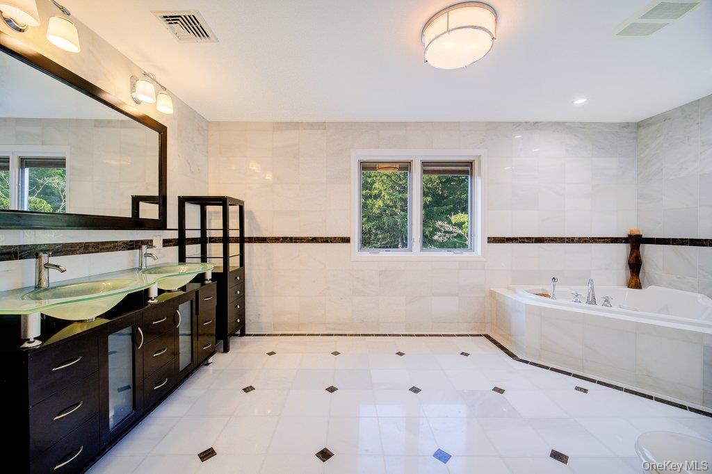 Single Family Mineral Springs  Orange County, NY 10930, MLS-900348-23