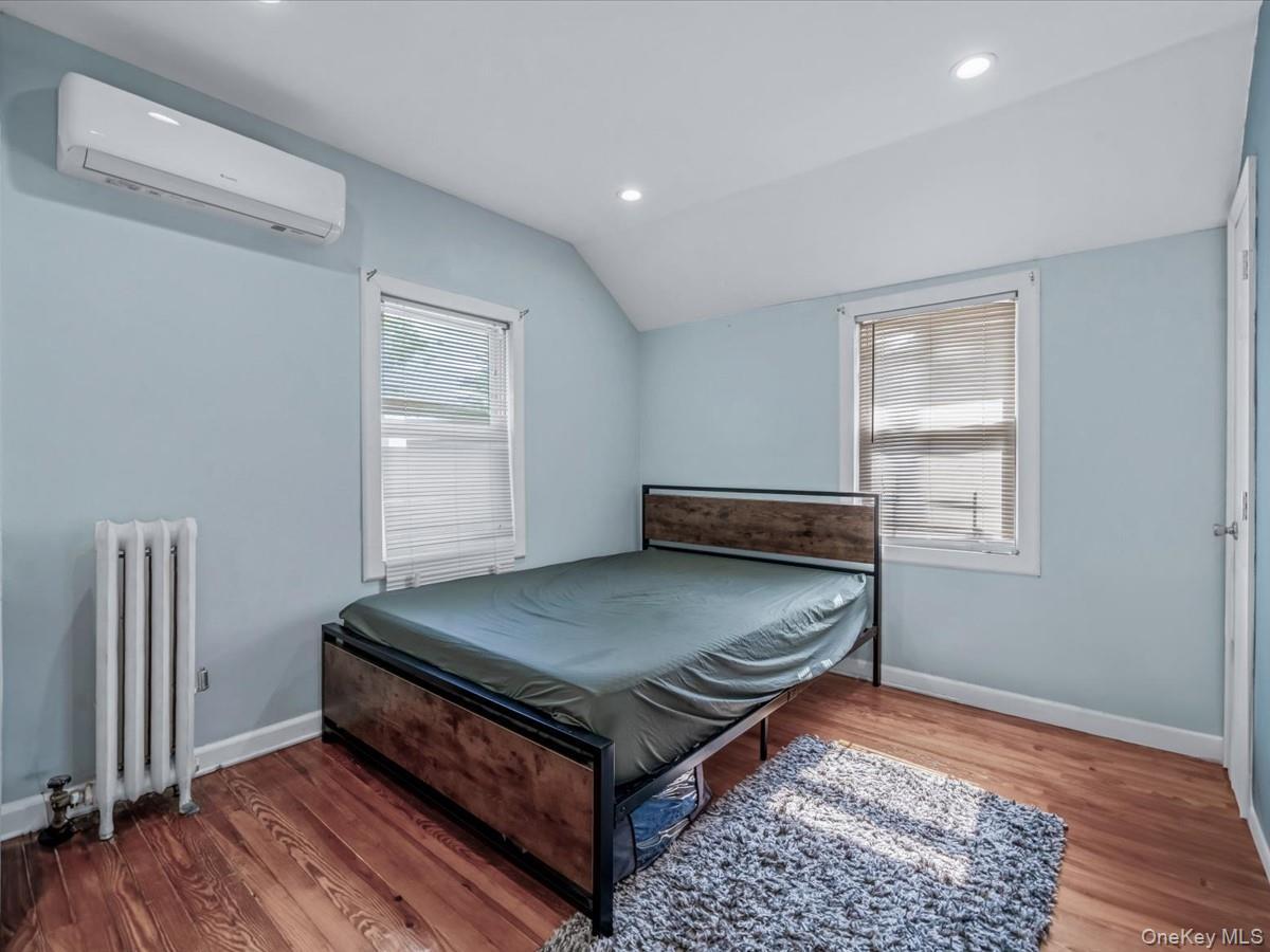 Single Family 114th  Queens, NY 11412, MLS-900360-12