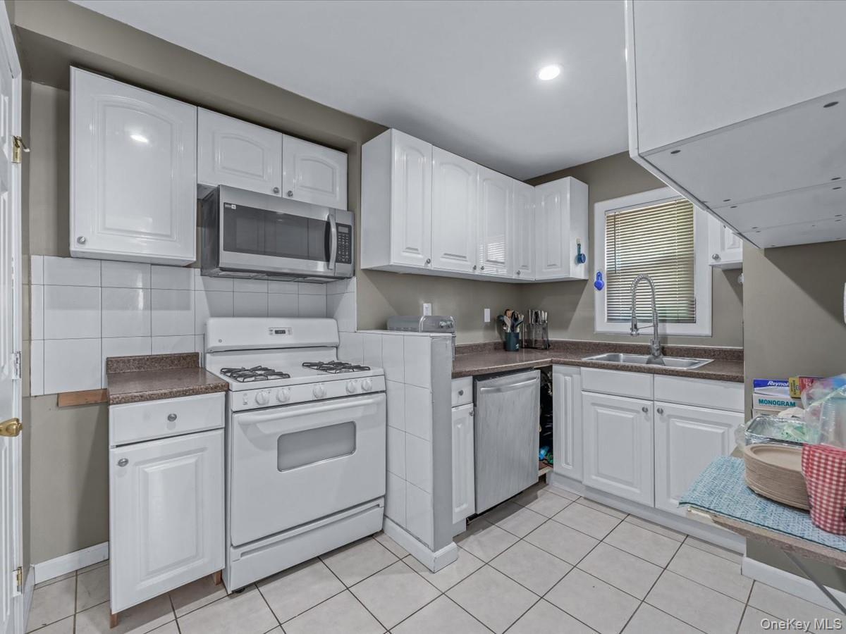 Single Family 114th  Queens, NY 11412, MLS-900360-8