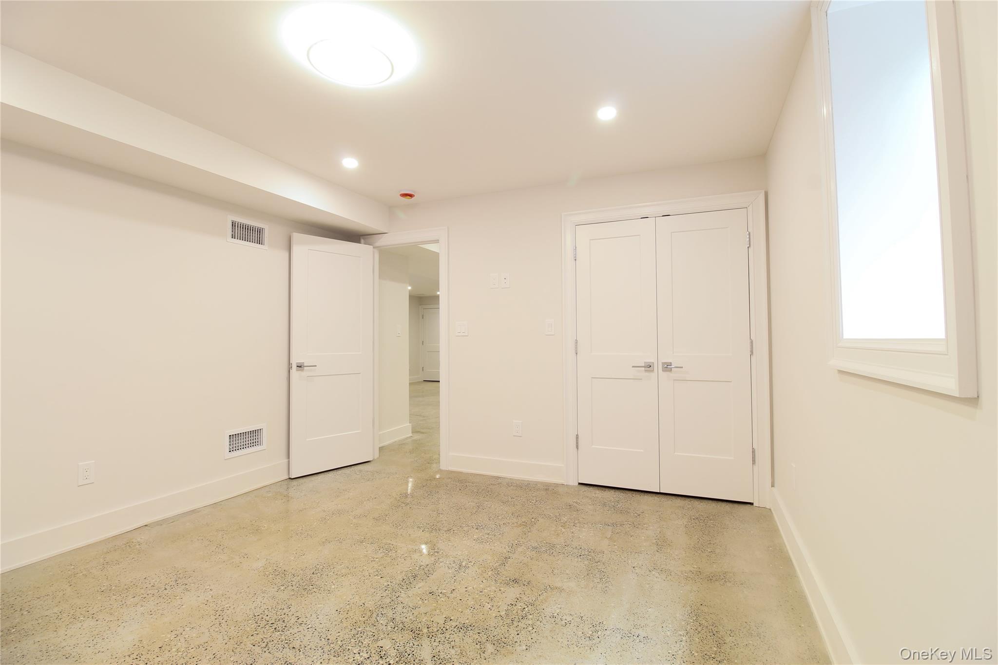 Single Family Sealy Nassau County, NY 11559, MLS-900482-36