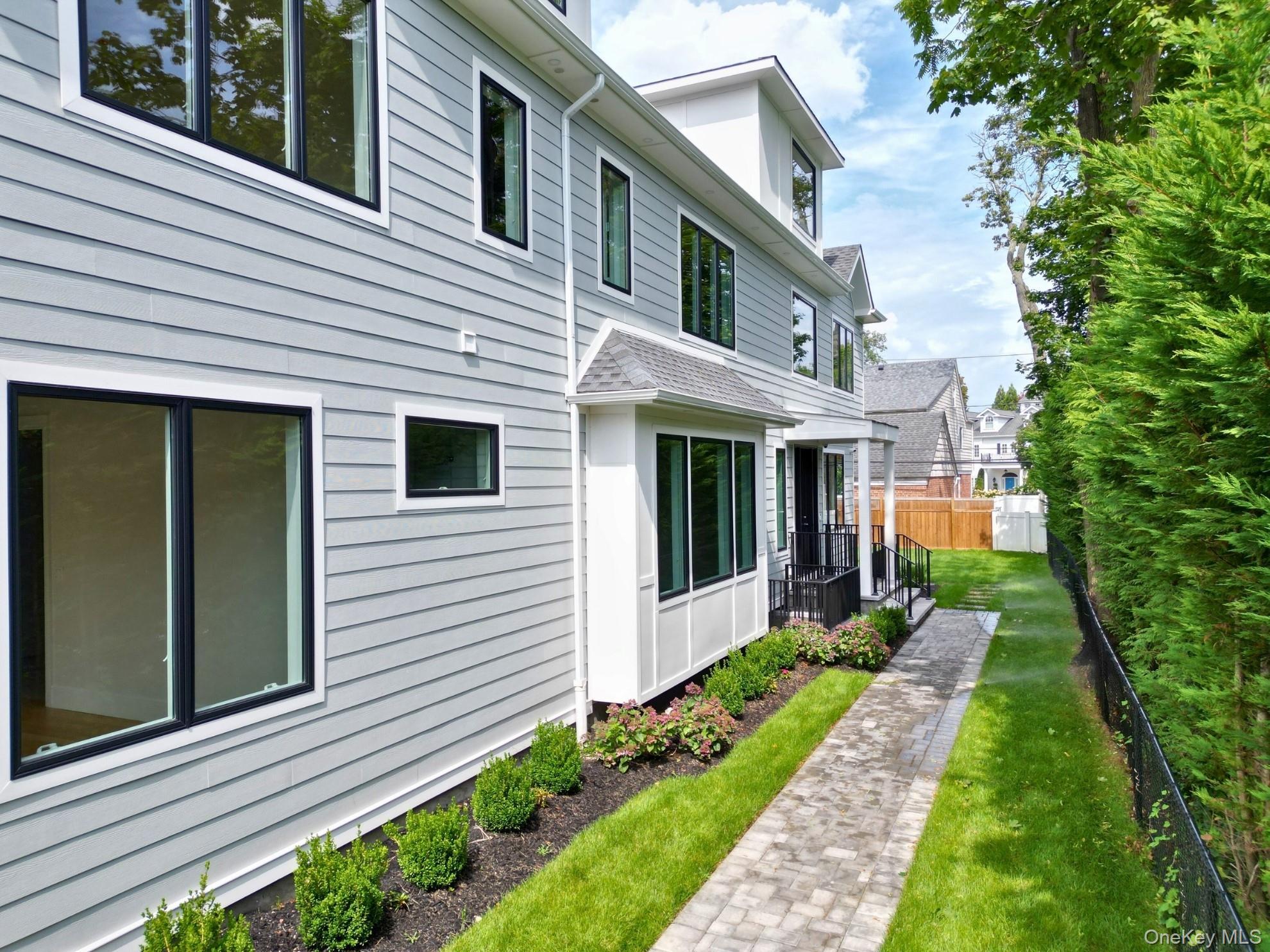 Single Family Sealy Nassau County, NY 11559, MLS-900482-43