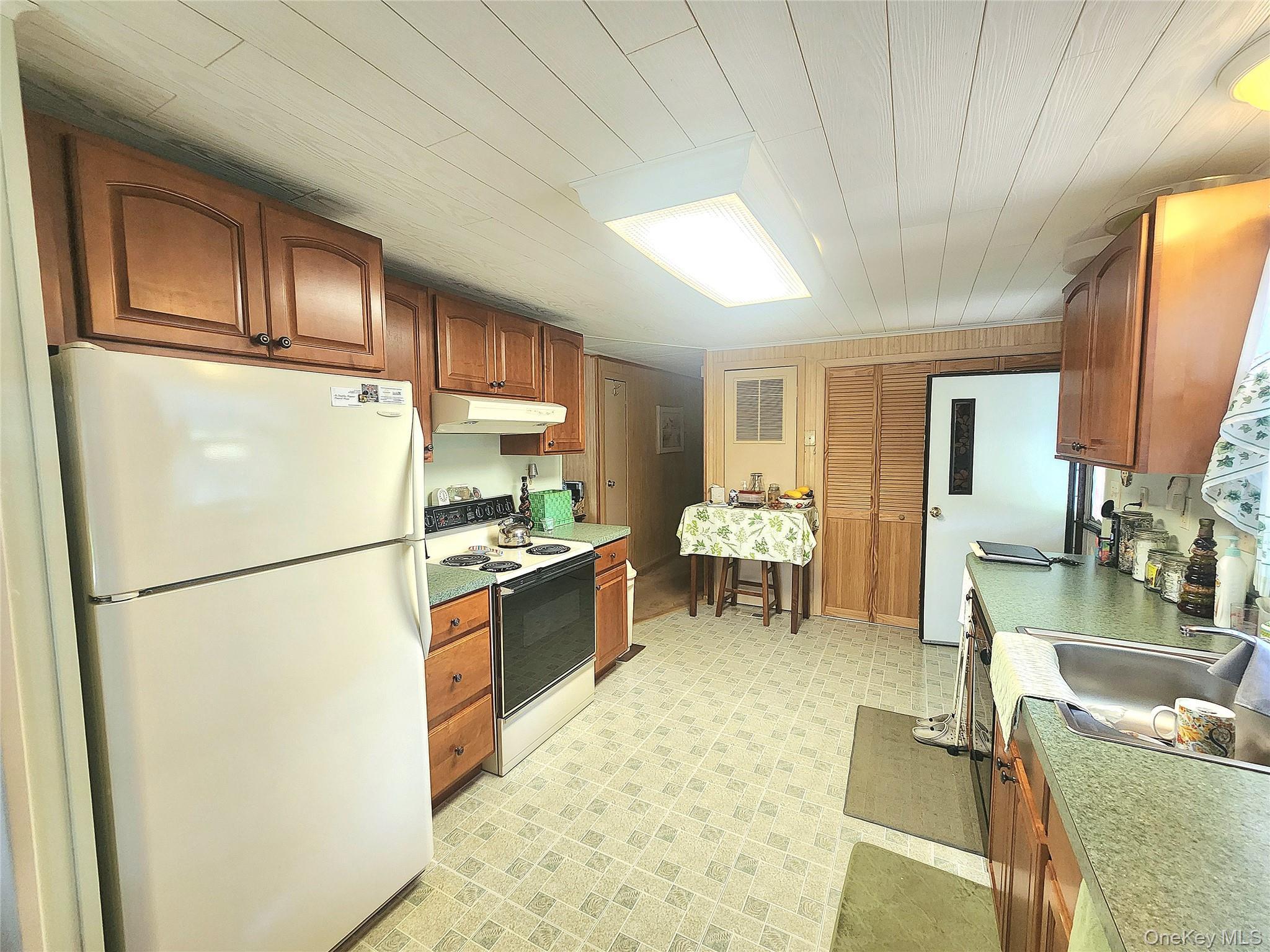 Single Family Riverleigh  Suffolk County, NY 11901, MLS-900503-14