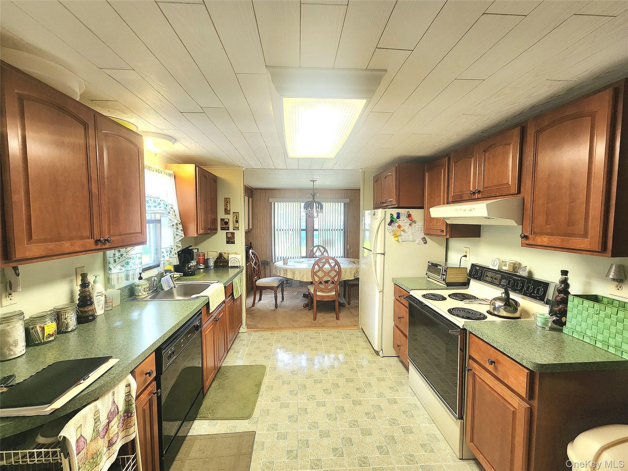 Single Family Riverleigh  Suffolk County, NY 11901, MLS-900503-15