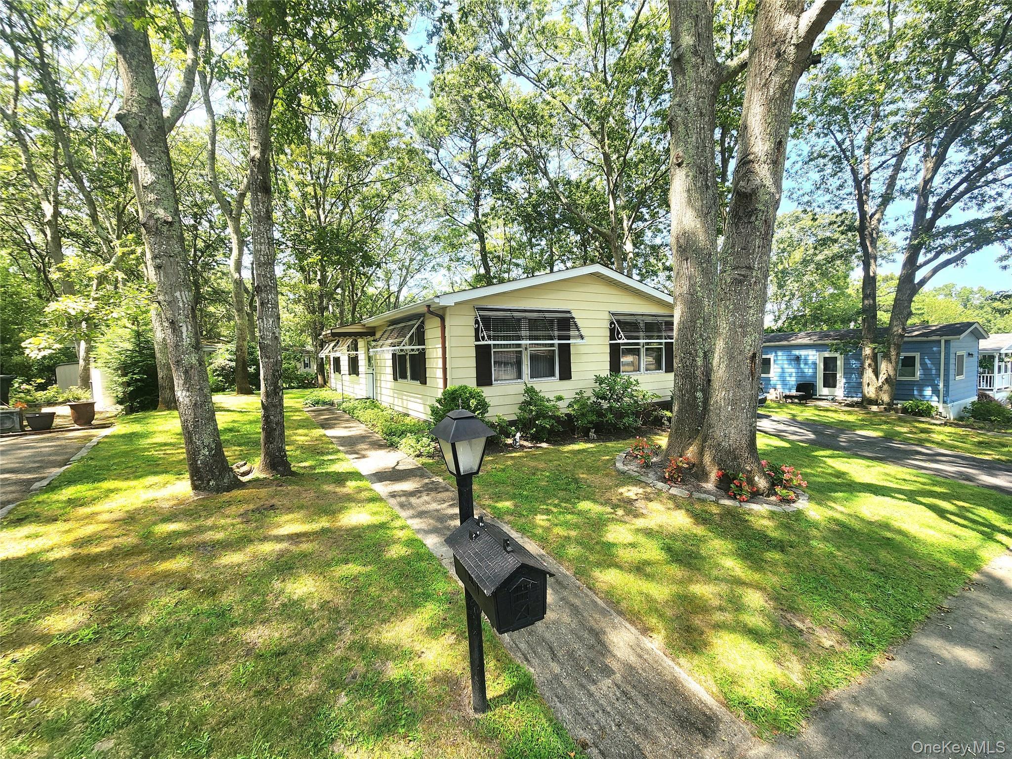 Single Family Riverleigh  Suffolk County, NY 11901, MLS-900503-2