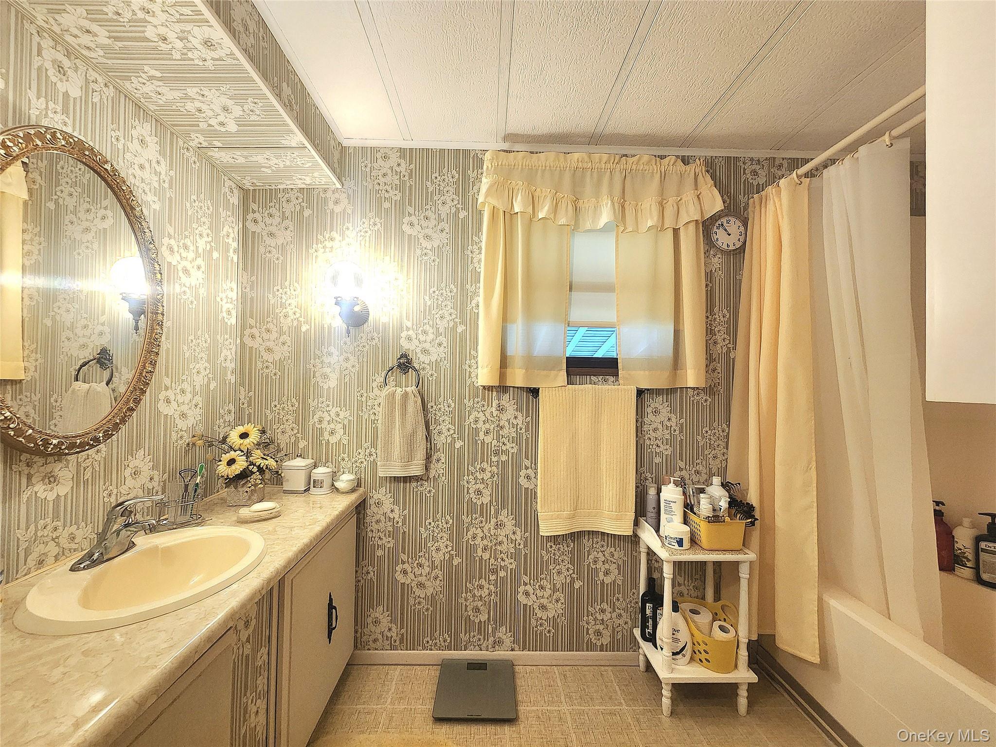 Single Family Riverleigh  Suffolk County, NY 11901, MLS-900503-4