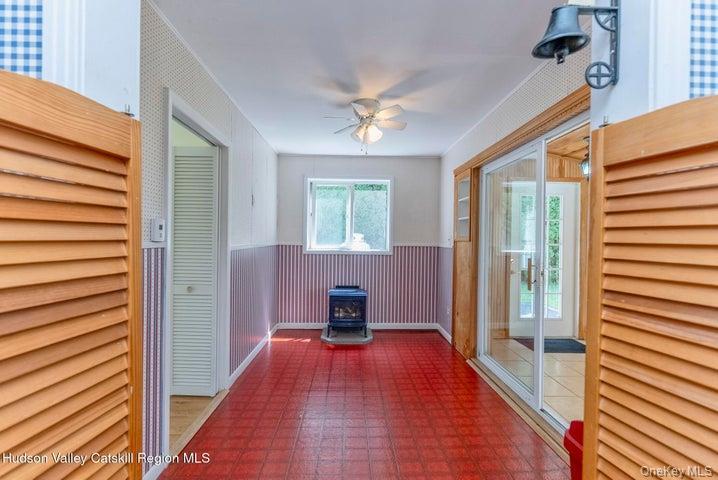 Single Family Fairview Ulster County, NY 12443, MLS-900507-15