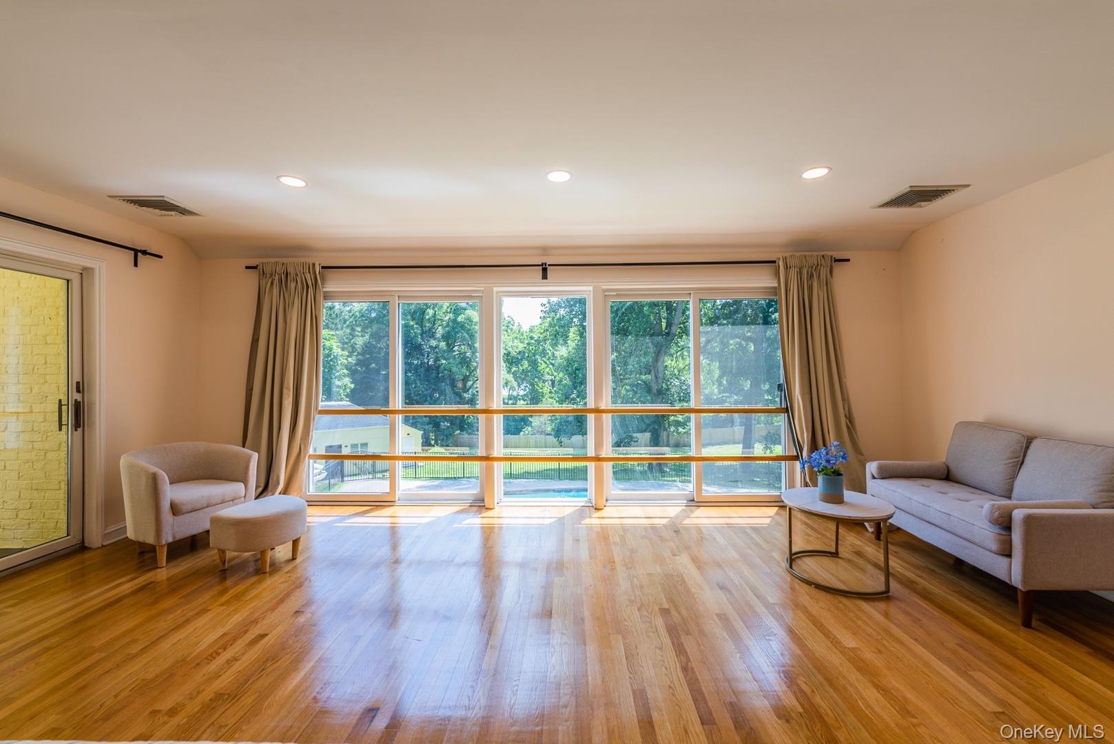 Single Family S Centre Island Nassau County, NY 11771, MLS-900515-22