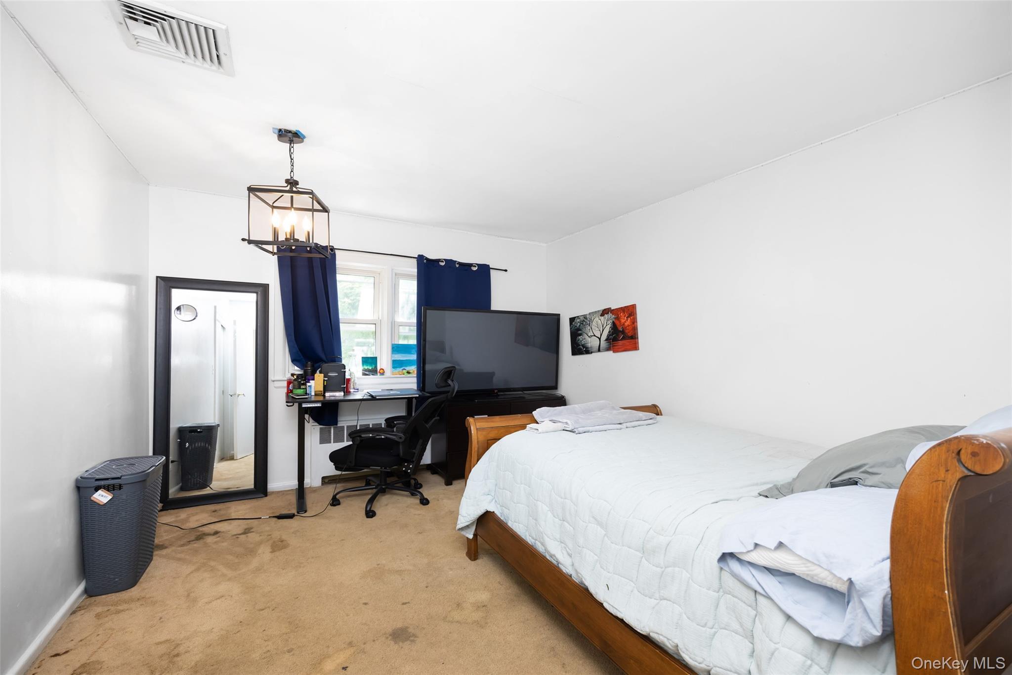 Single Family Middle Neck Nassau County, NY 11576, MLS-900548-23