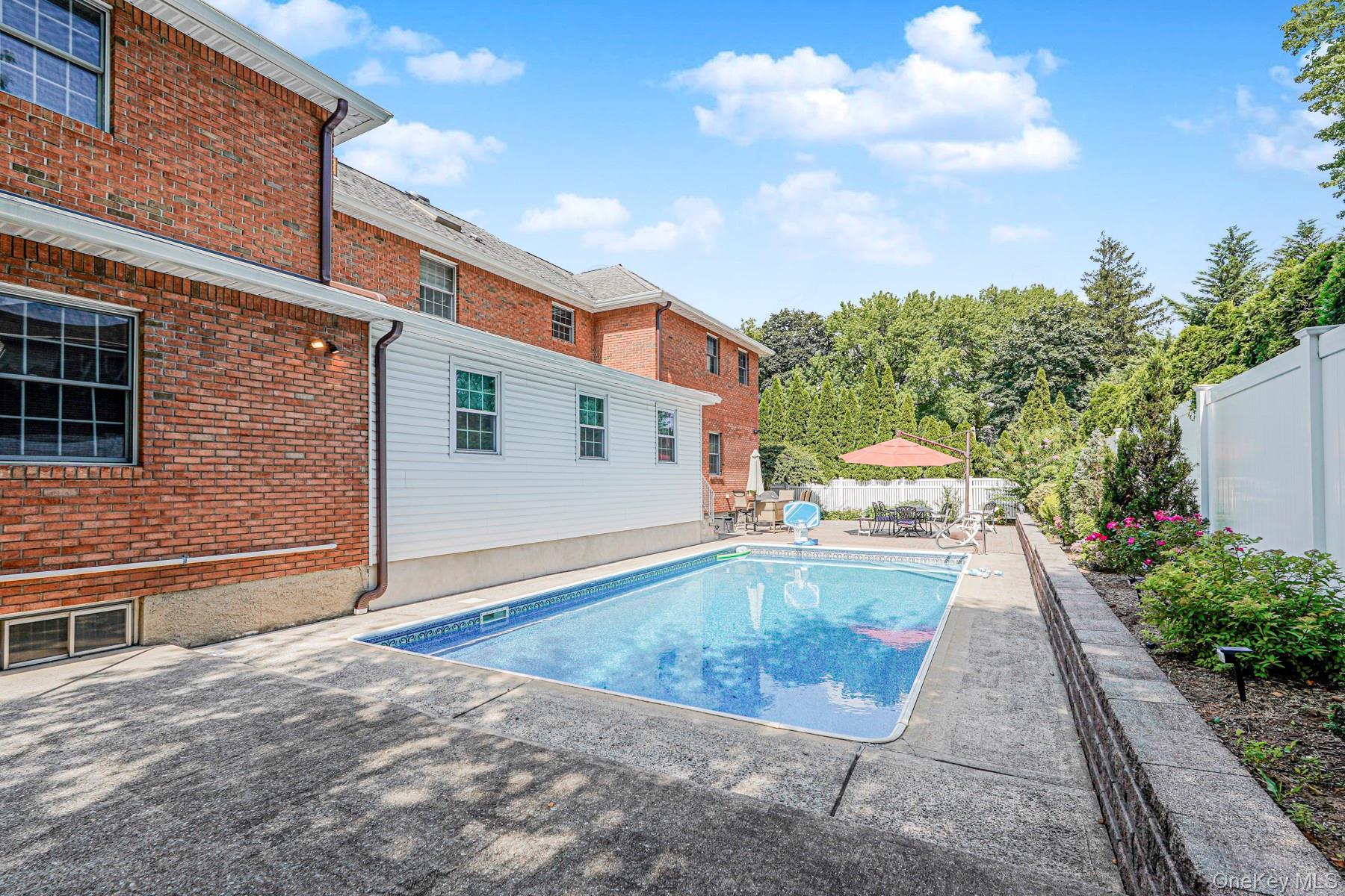 Single Family Longfellow Staten Island, NY 10301, MLS-900570-40