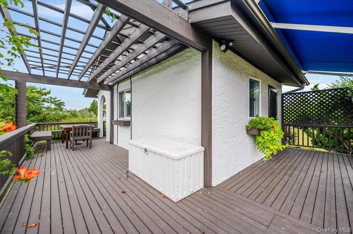 Single Family Cedar Lane Suffolk County, NY 11702, MLS-900582-31