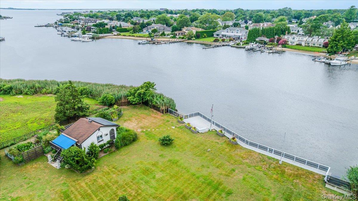 Single Family Cedar Lane Suffolk County, NY 11702, MLS-900582-6