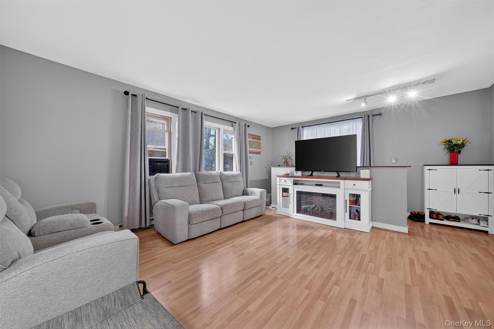 Single Family Walnut Putnam County, NY 10537, MLS-900584-5