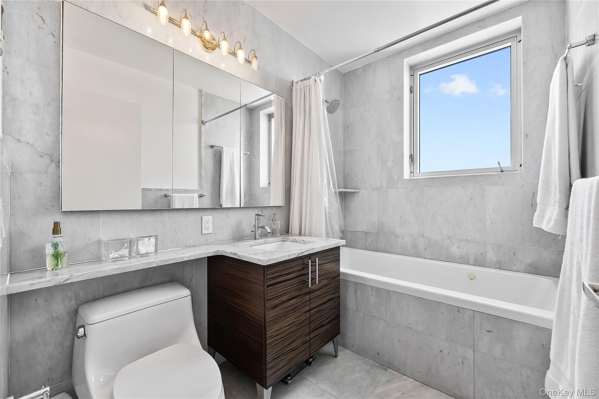Condo 31  Queens, NY 11106, MLS-900591-21