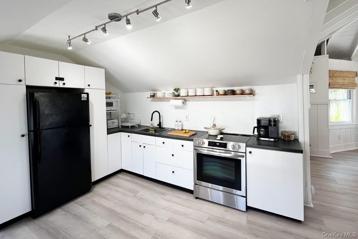 Single Family Seneca  Suffolk County, NY 11770, MLS-900601-6