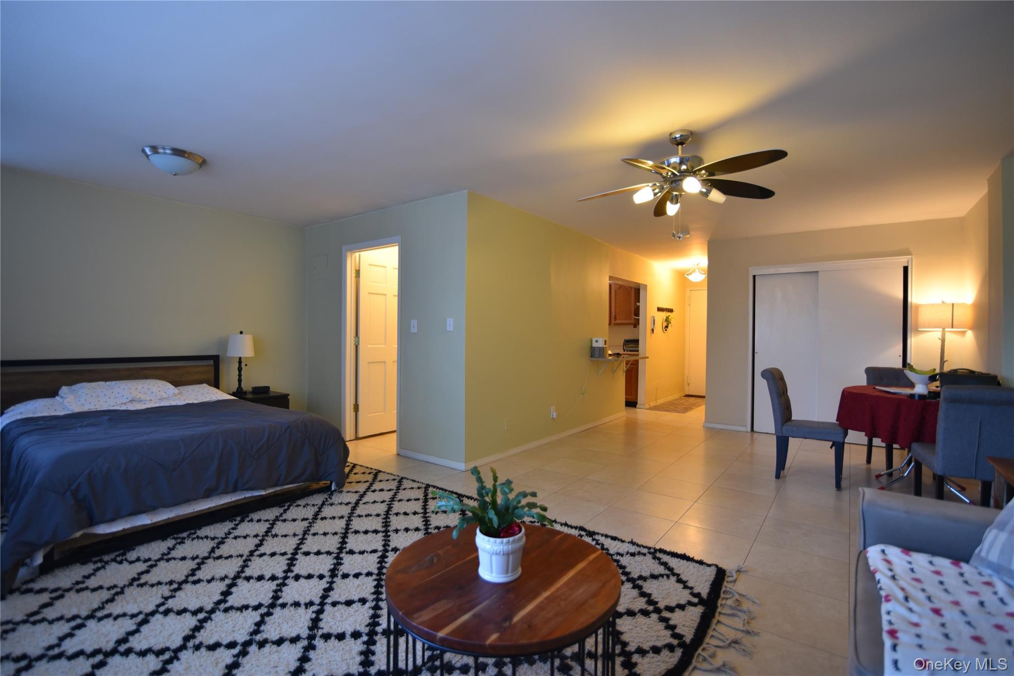 Apartment Little Neck  Queens, NY 11362, MLS-900613-19