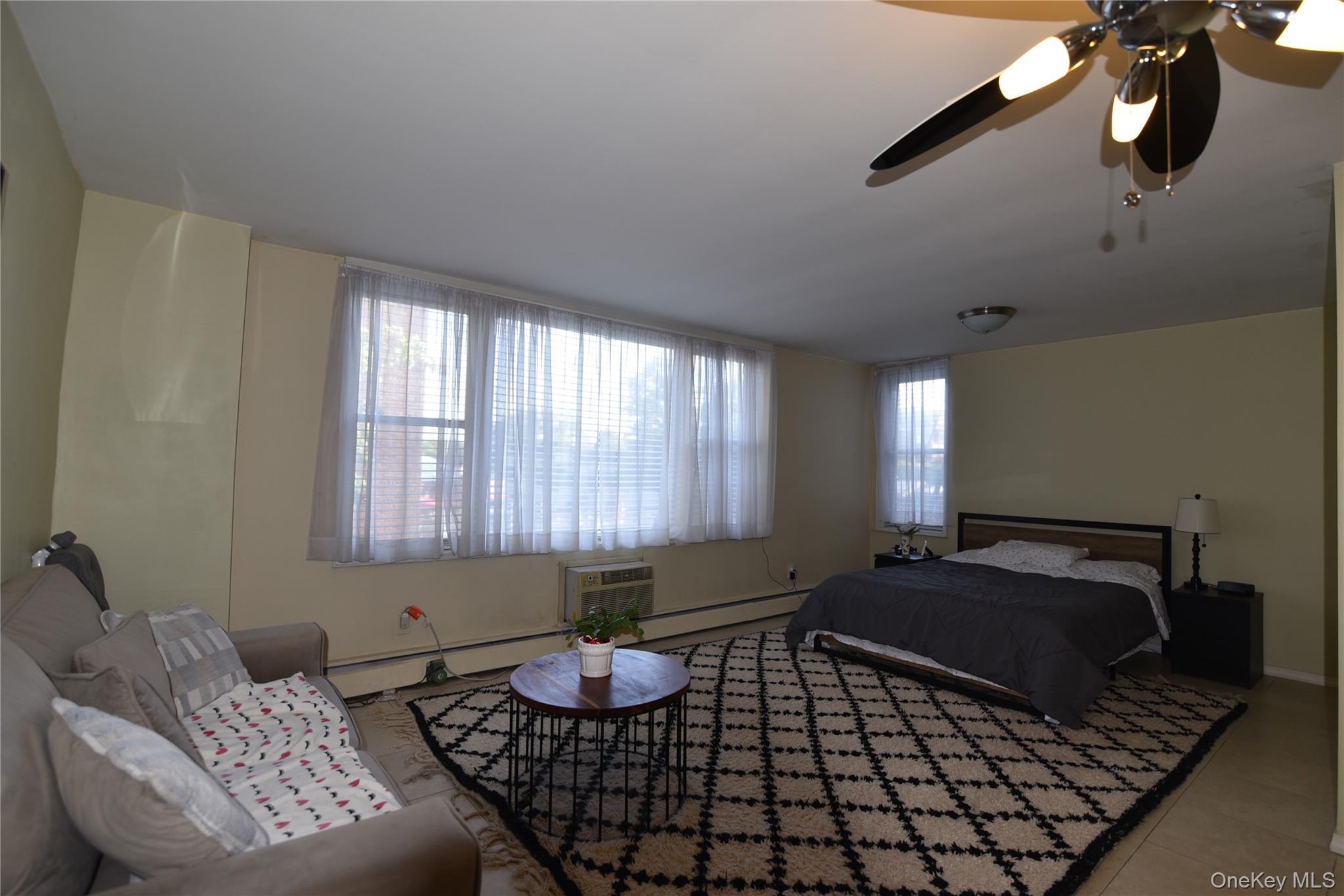 Apartment Little Neck  Queens, NY 11362, MLS-900613-20