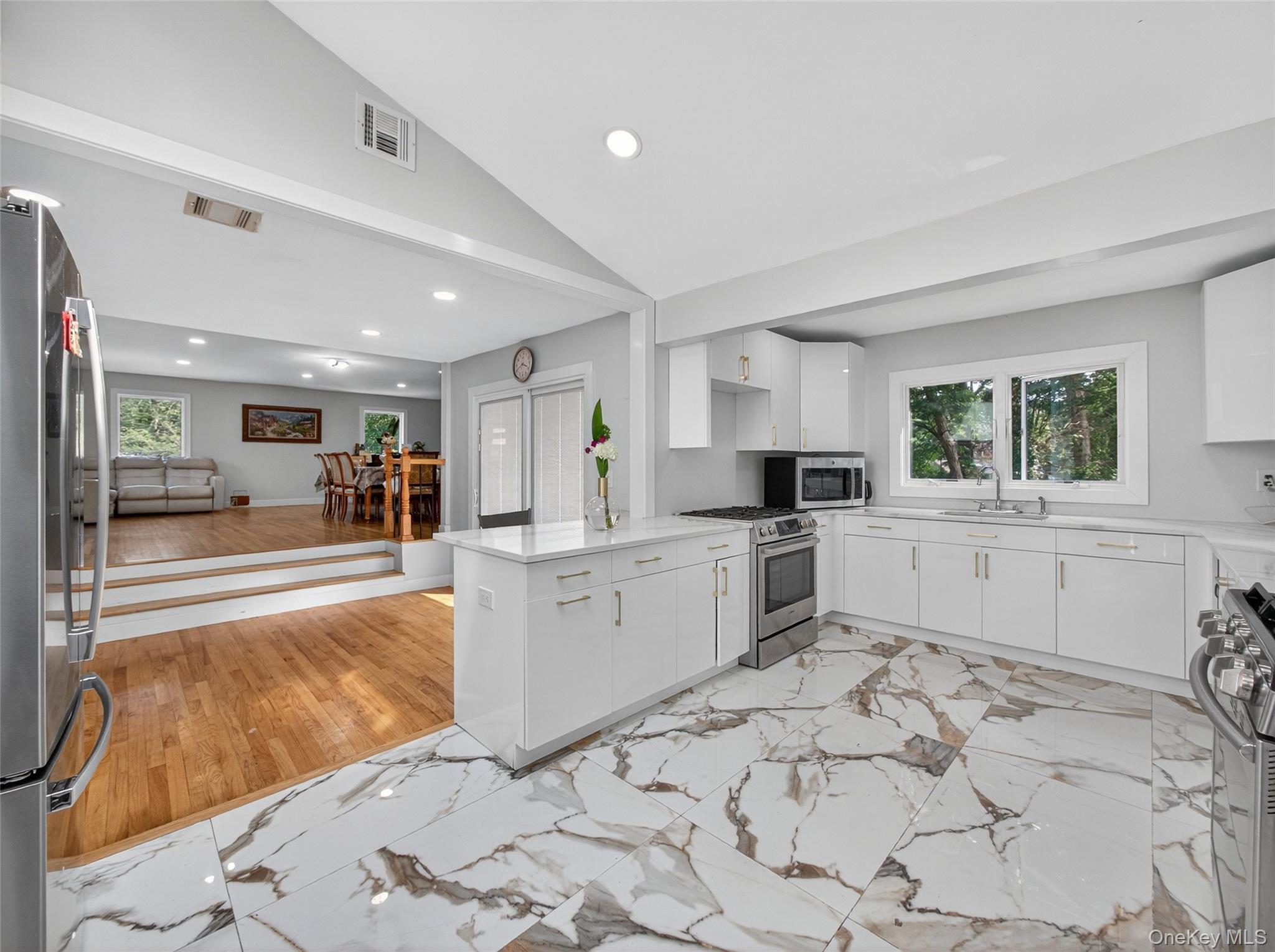 Single Family Eleanor Rockland County, NY 10952, MLS-900618-13