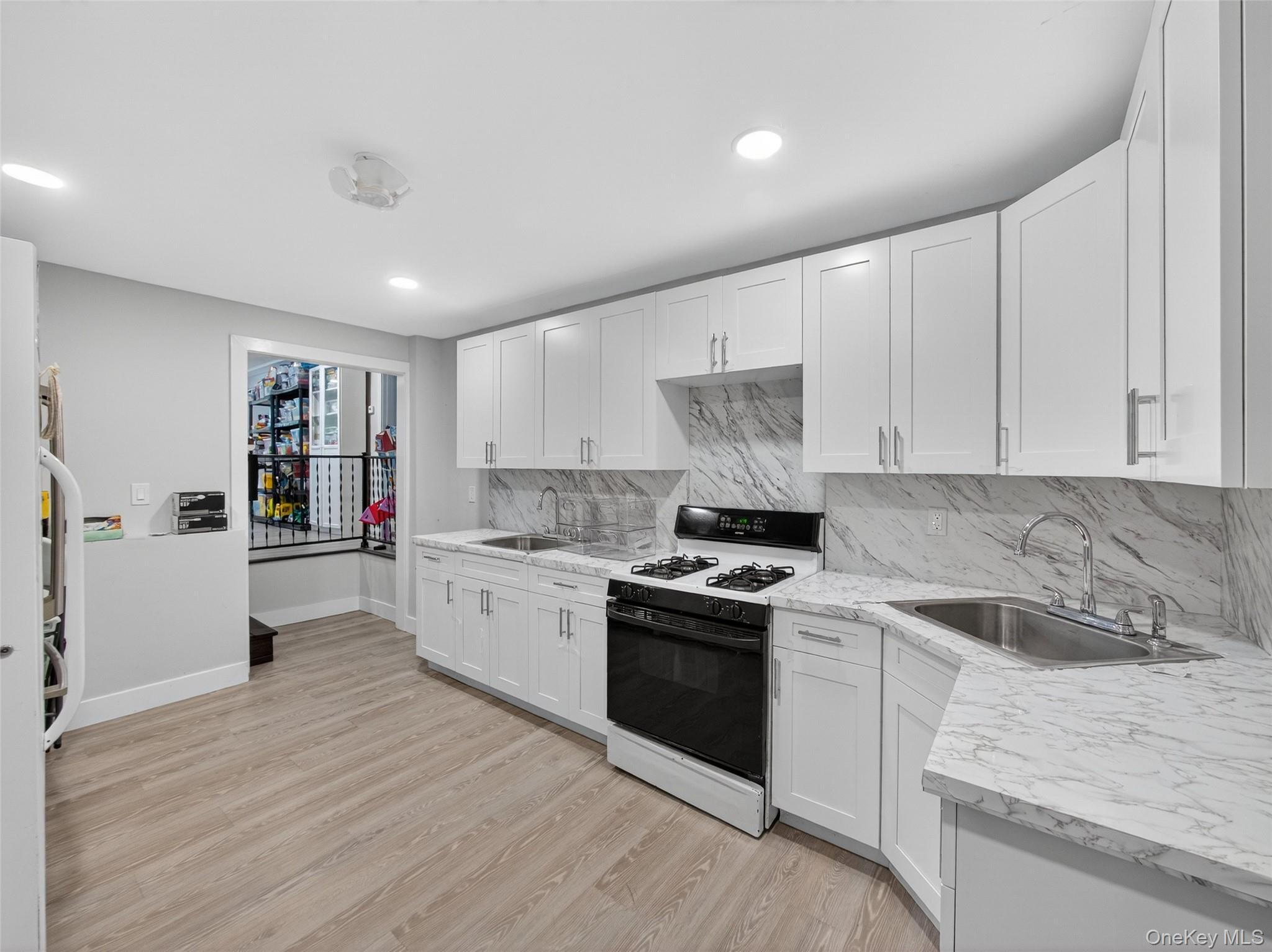 Single Family Eleanor Rockland County, NY 10952, MLS-900618-14