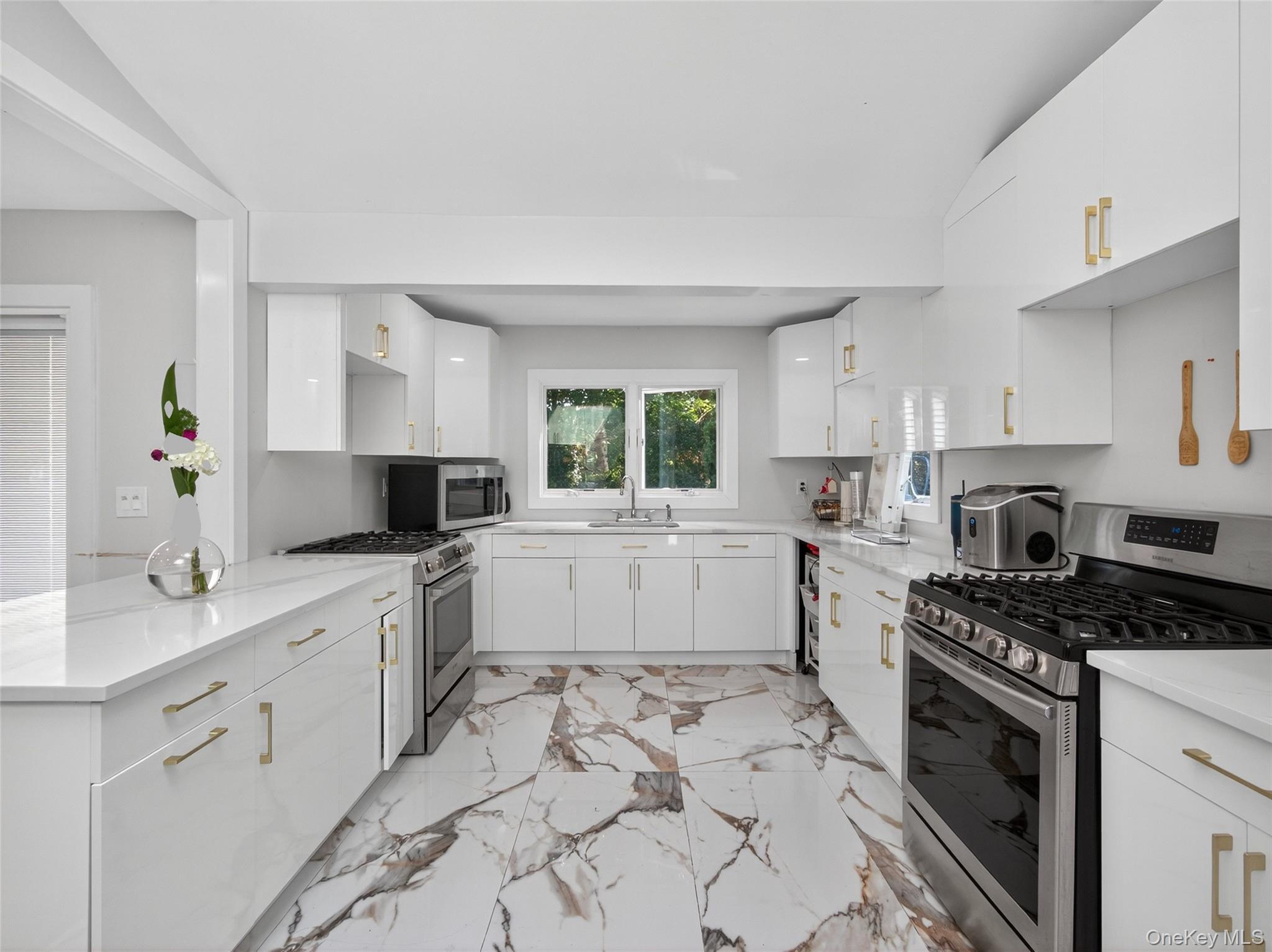 Single Family Eleanor Rockland County, NY 10952, MLS-900618-15