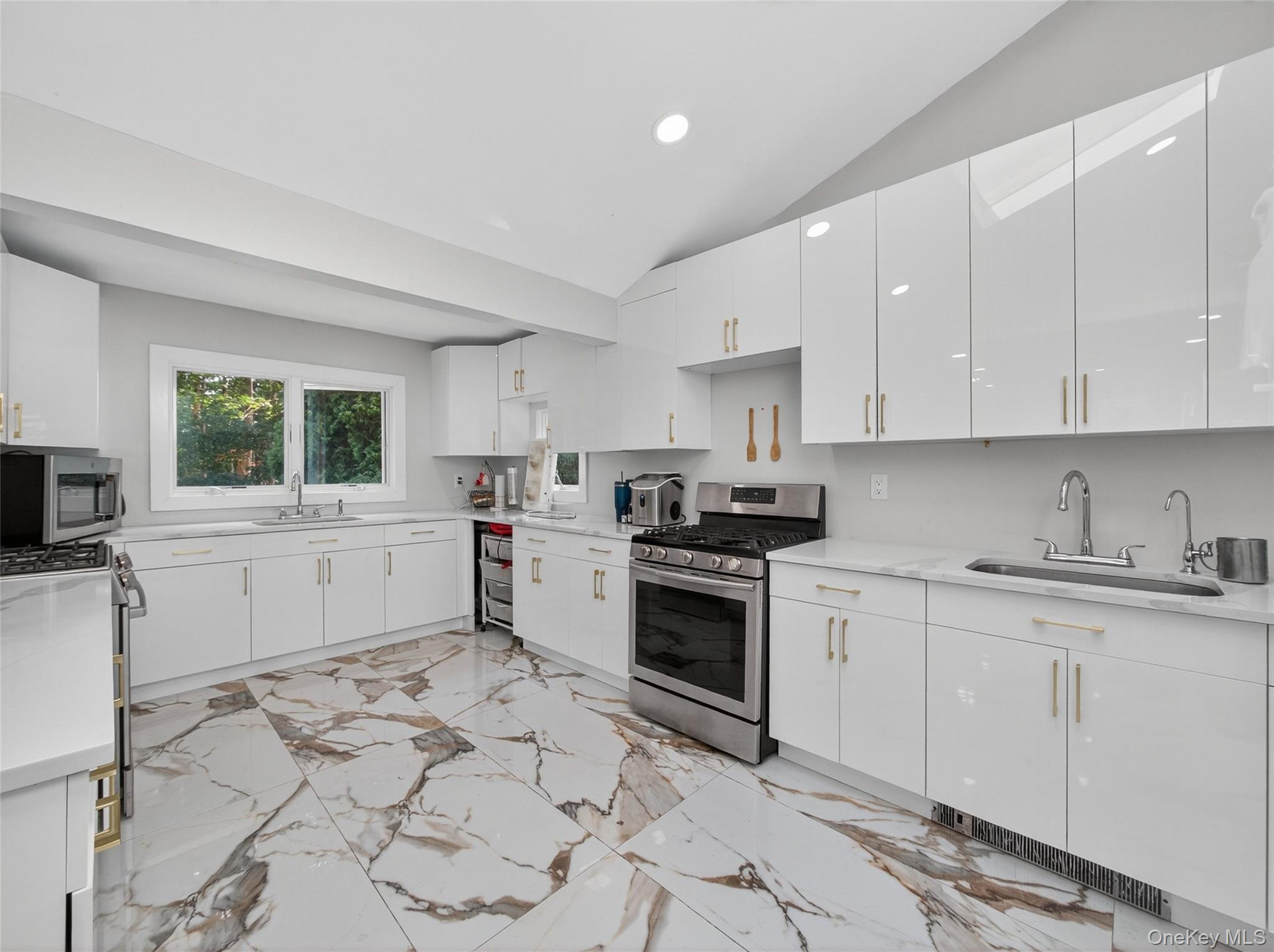 Single Family Eleanor Rockland County, NY 10952, MLS-900618-18