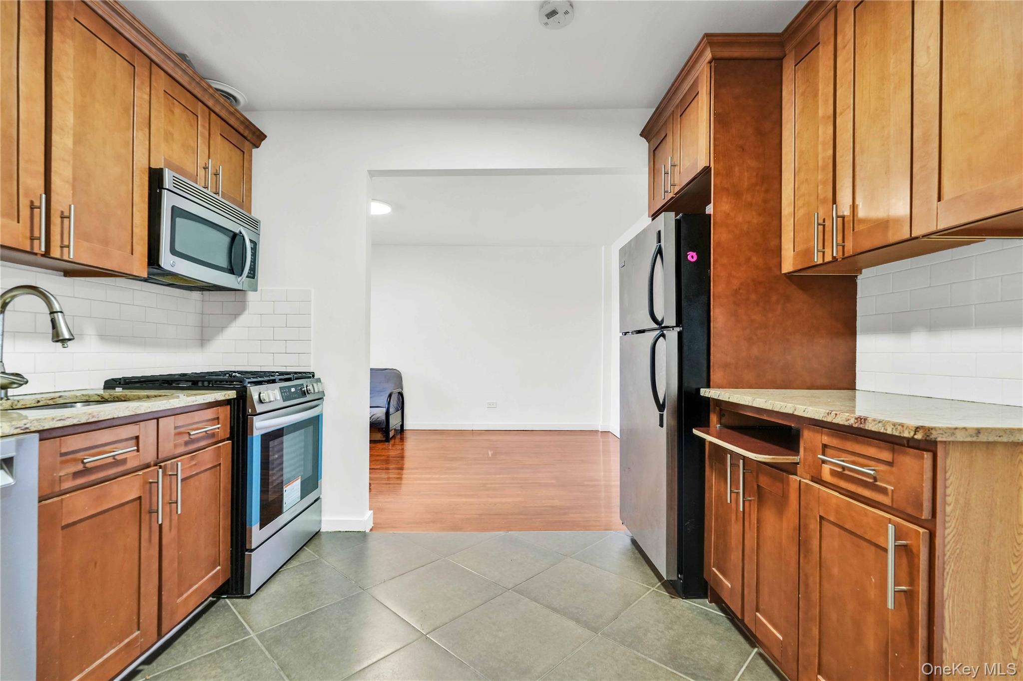 Coop 72nd  Queens, NY 11367, MLS-900693-8