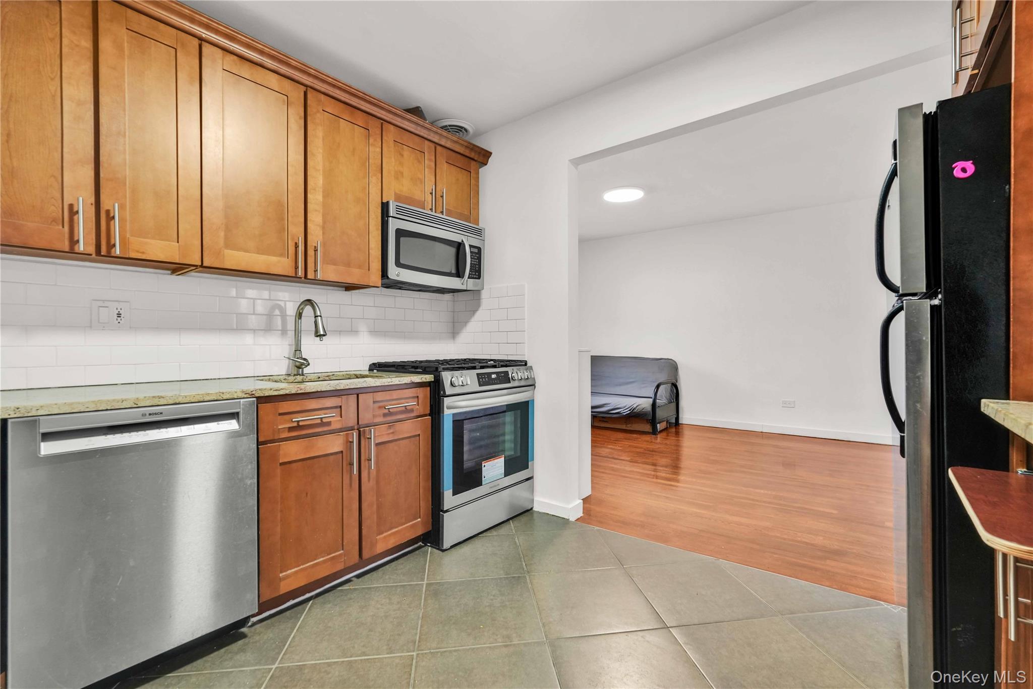 Coop 72nd  Queens, NY 11367, MLS-900693-9