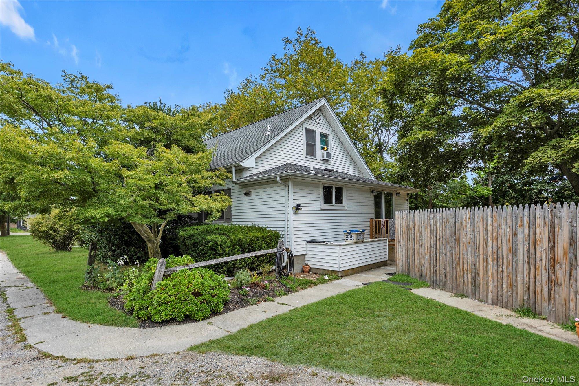 Single Family Main  Suffolk County, NY 11931, MLS-900694-5