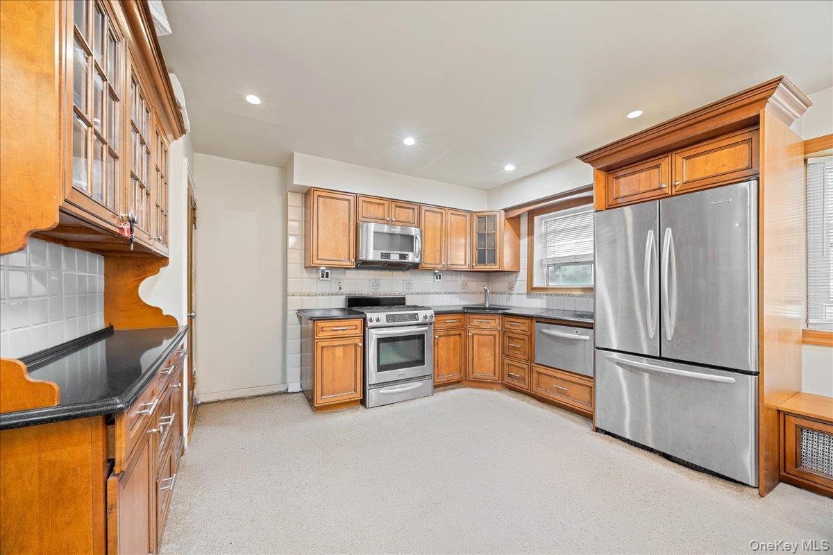 Single Family Hutchinson River  Bronx, NY 10461, MLS-900705-6