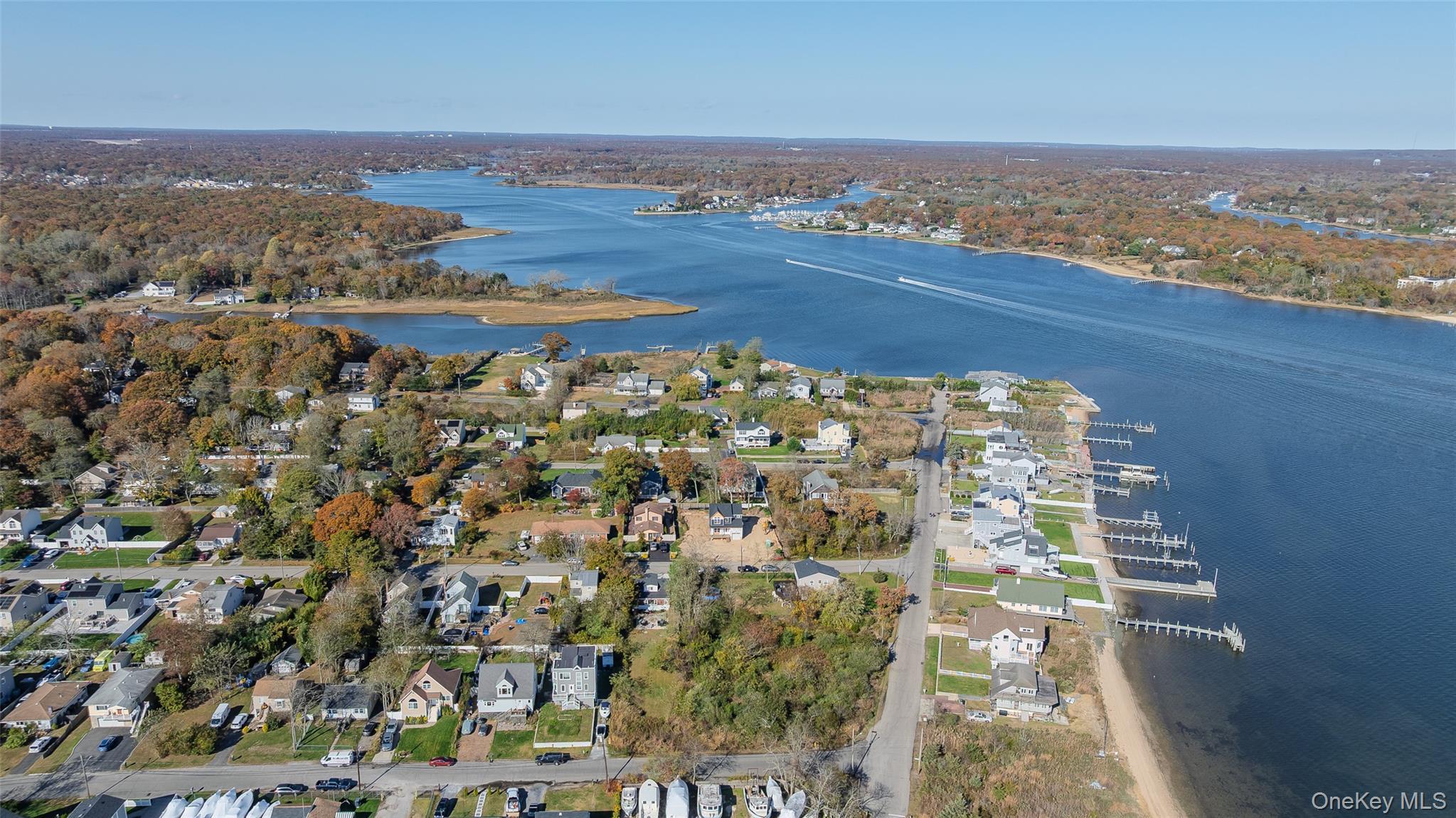 Single Family Edgewater  Suffolk County, NY 11951, MLS-900732-28