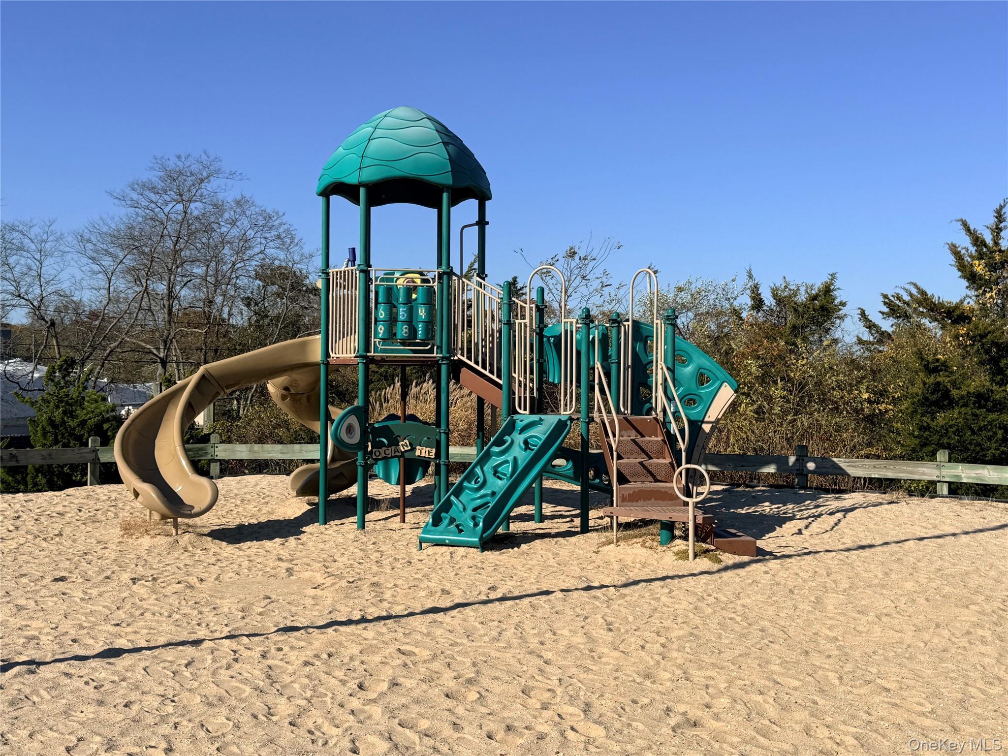 Single Family Edgewater  Suffolk County, NY 11951, MLS-900732-30