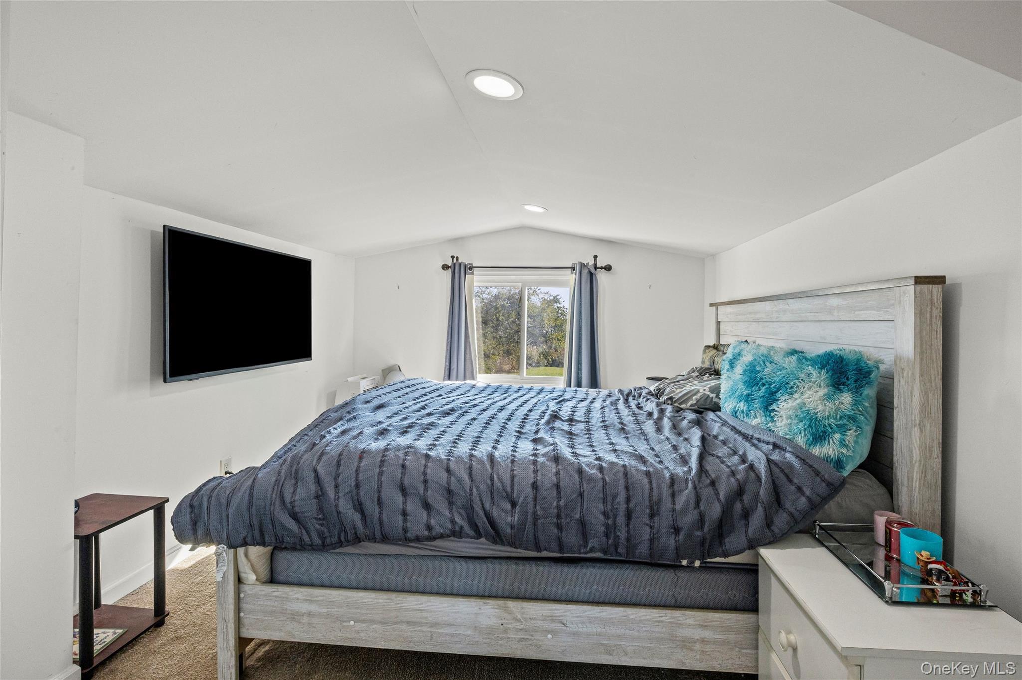 Single Family Edgewater  Suffolk County, NY 11951, MLS-900732-7