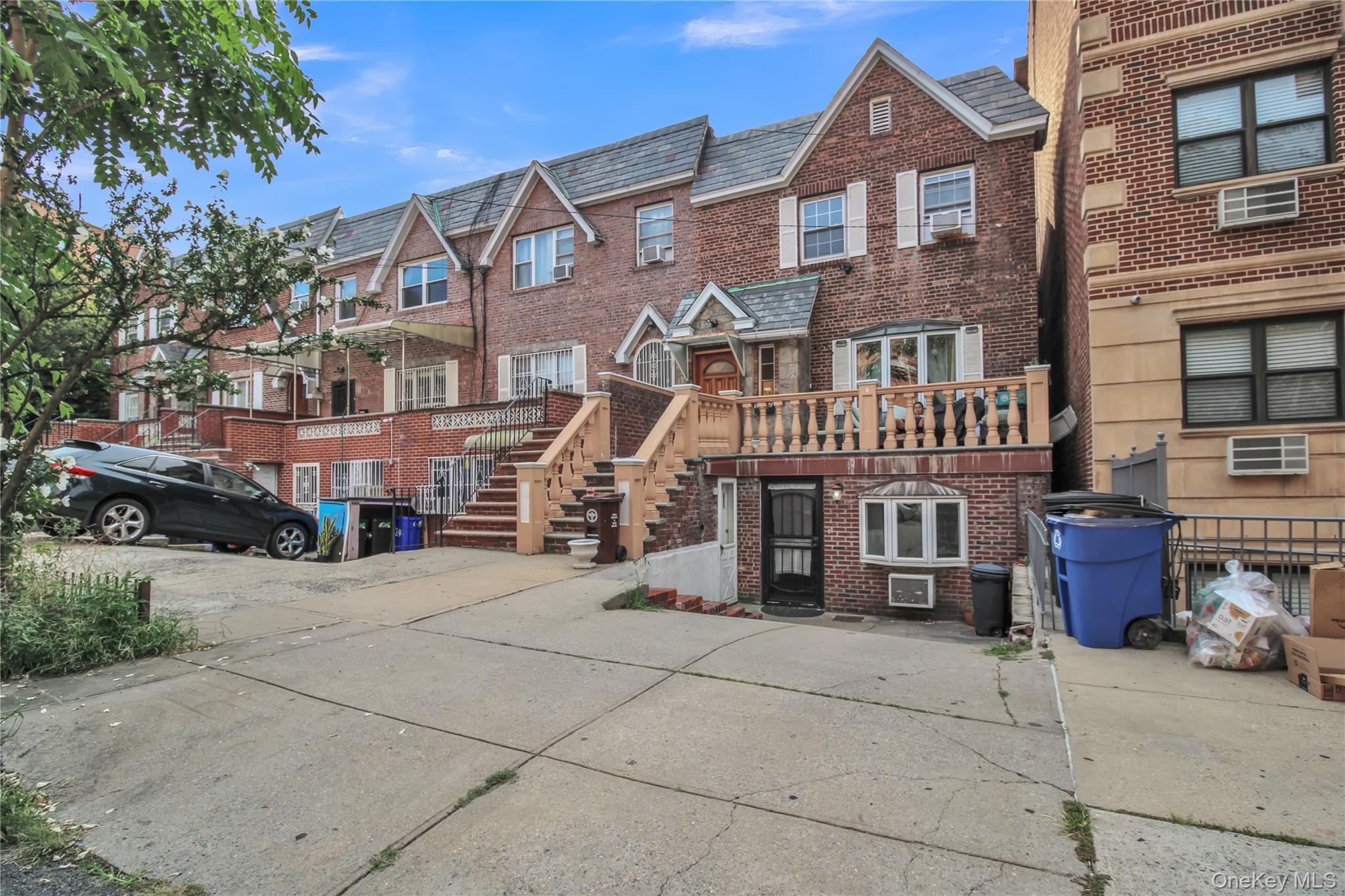 Single Family Van Loon Queens, NY 11373, MLS-900740-40