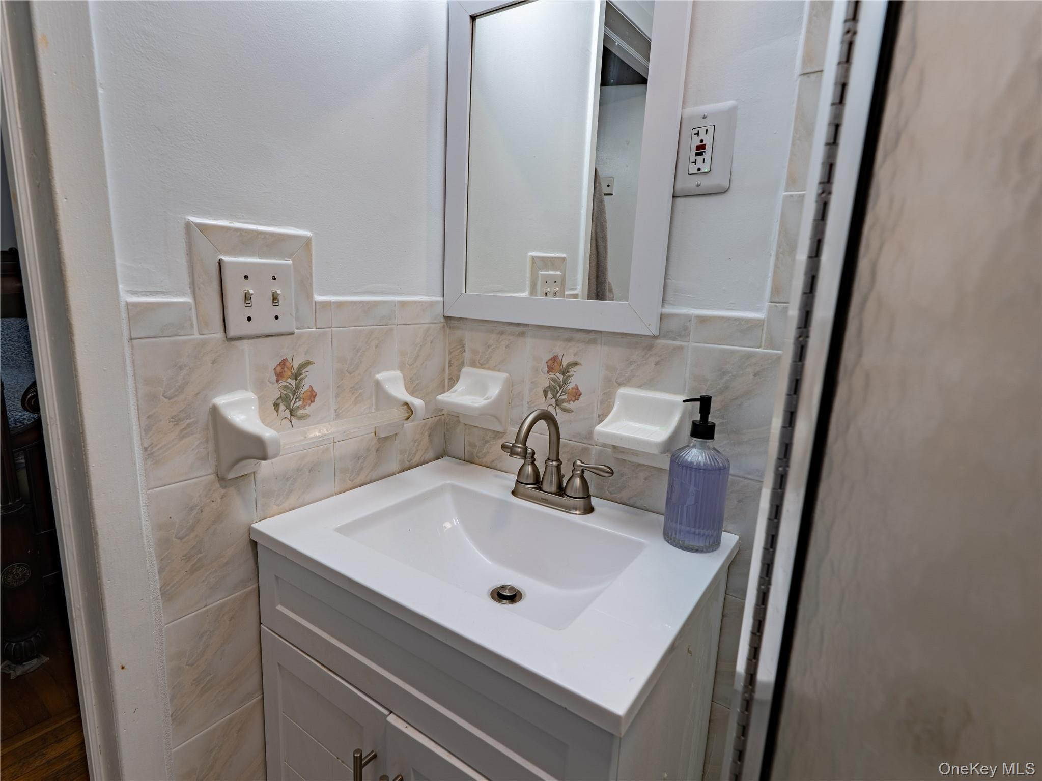 Single Family Bailey  Bronx, NY 10463, MLS-900790-14