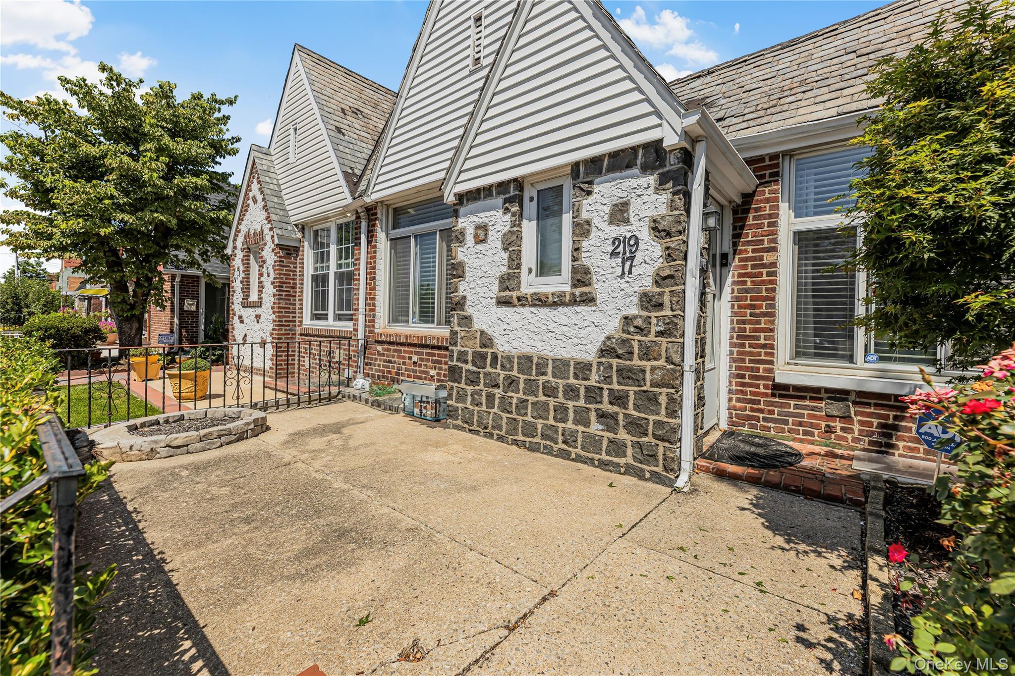 Single Family Murdock  Queens, NY 11429, MLS-900792-29