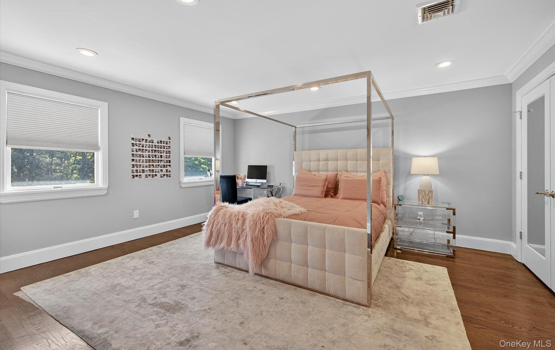 Single Family Yukon Nassau County, NY 11797, MLS-900809-16