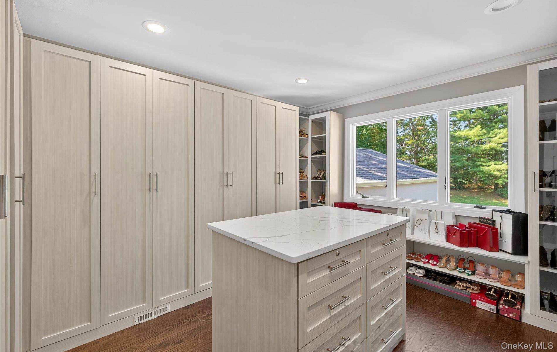 Single Family Yukon Nassau County, NY 11797, MLS-900809-20