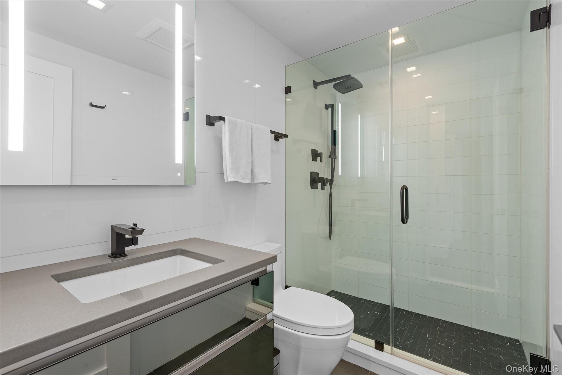 Single Family Wildwood Nassau County, NY 11024, MLS-900841-25