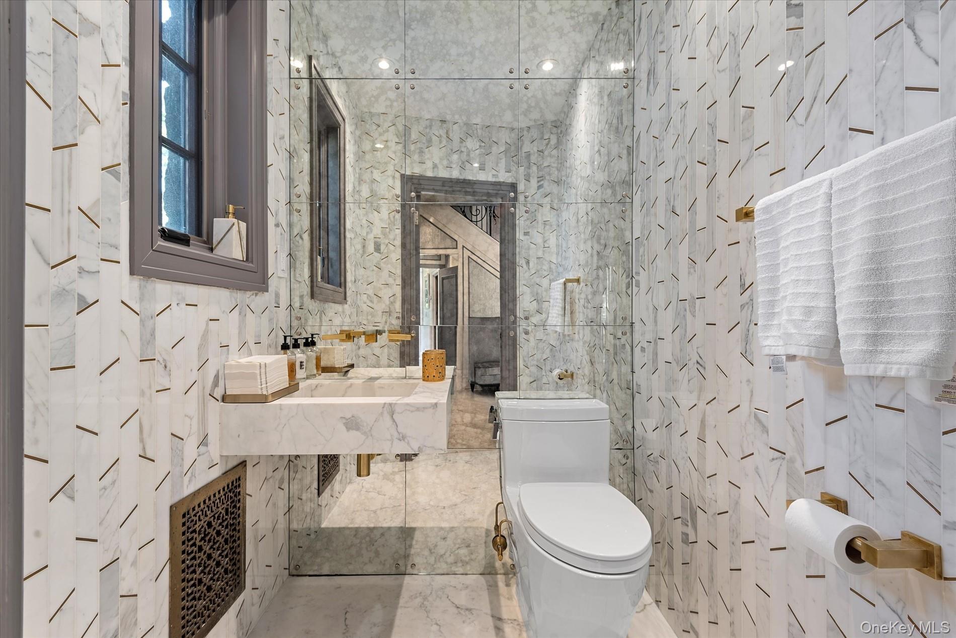 Single Family Wildwood Nassau County, NY 11024, MLS-900841-26