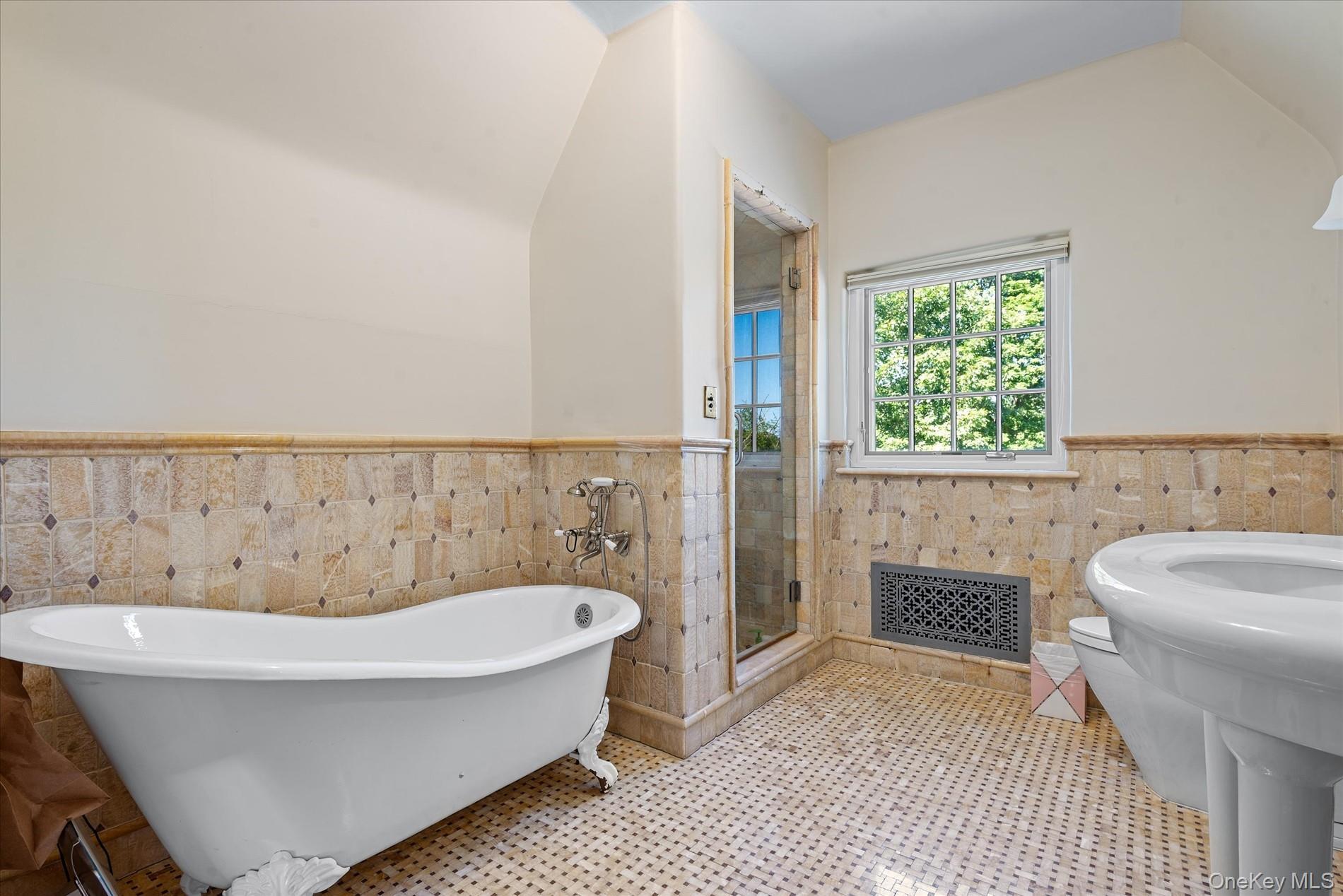 Single Family Wildwood Nassau County, NY 11024, MLS-900841-34