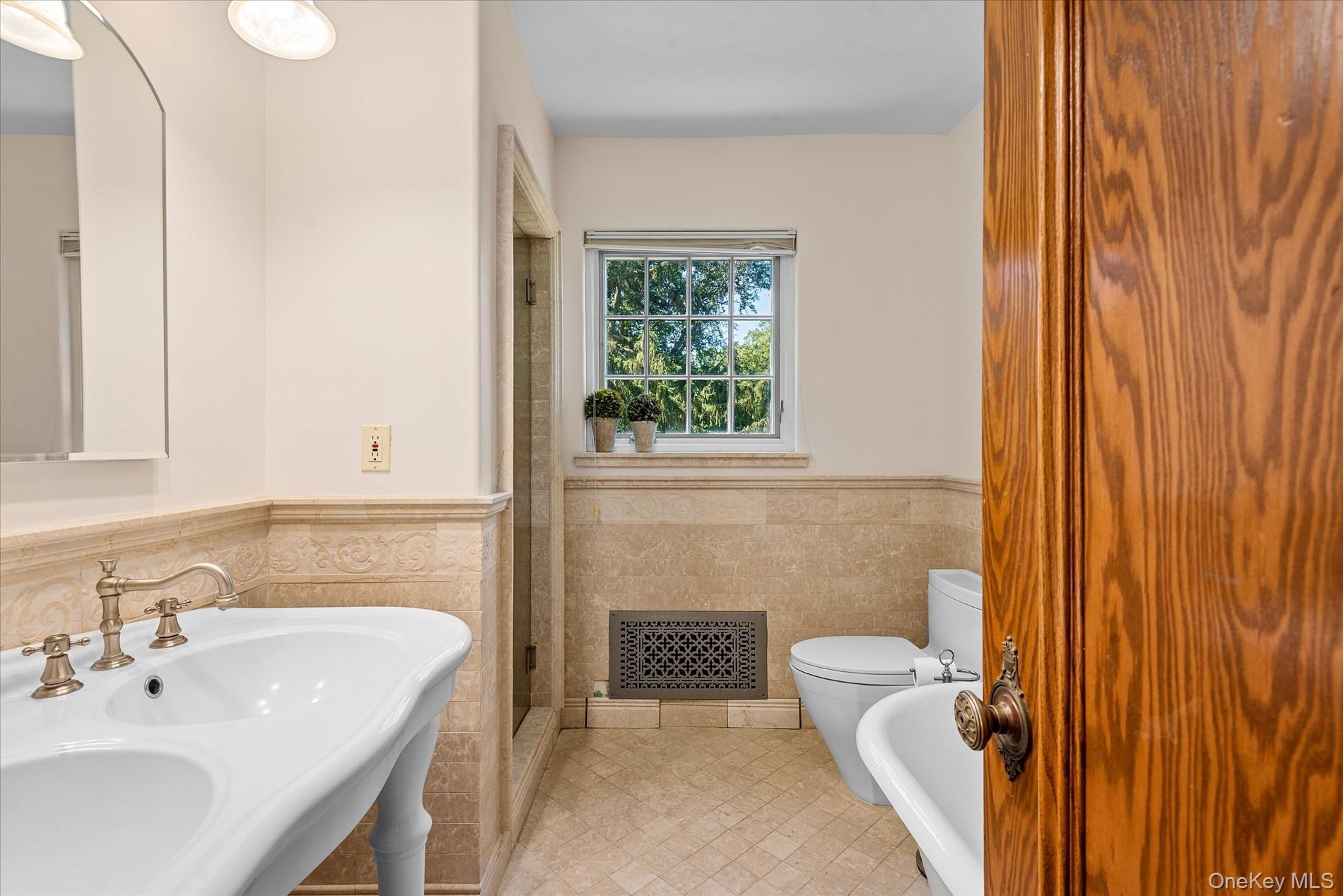 Single Family Wildwood Nassau County, NY 11024, MLS-900841-35